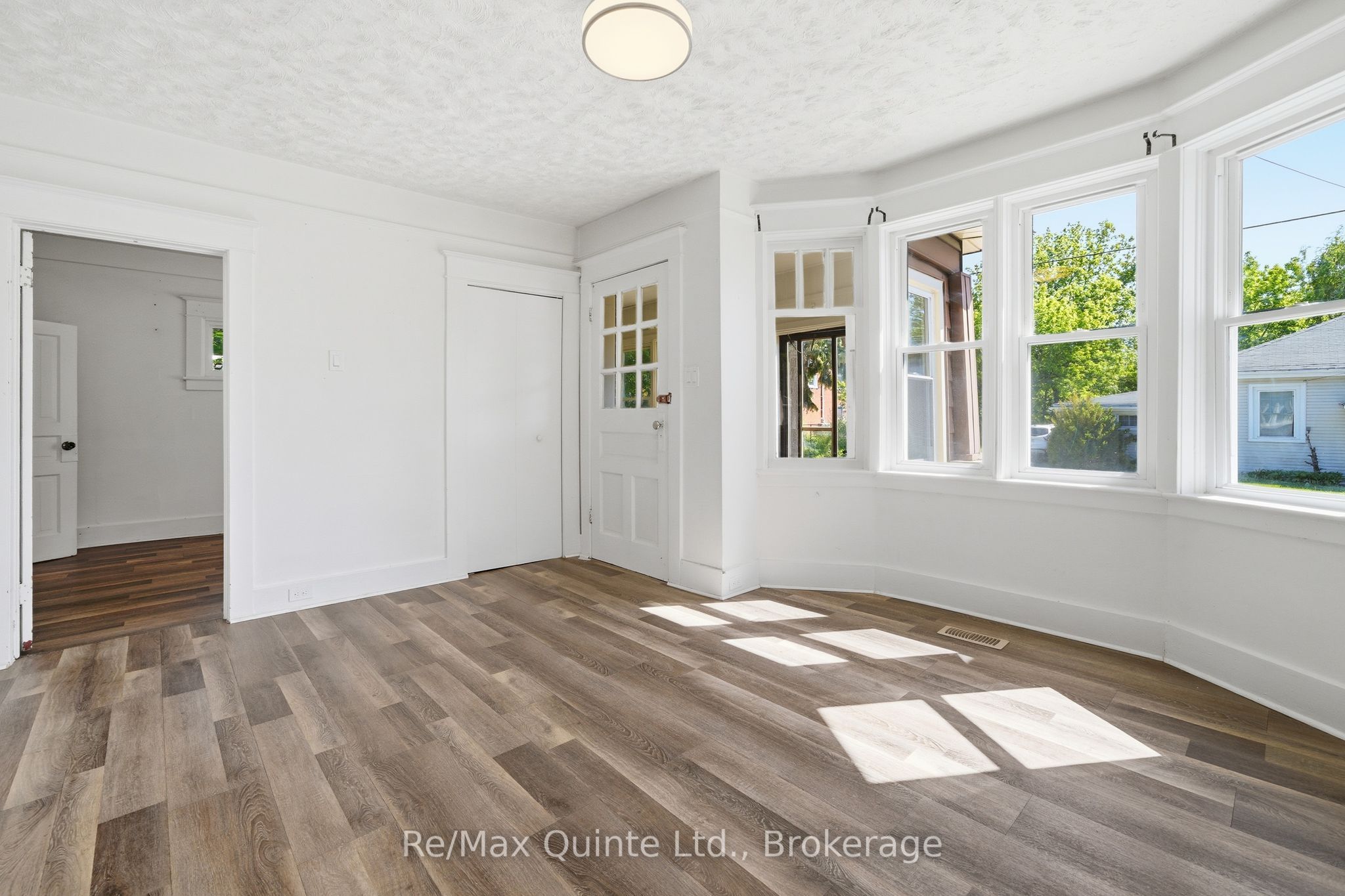8 Dunbar Street Property Photo 11