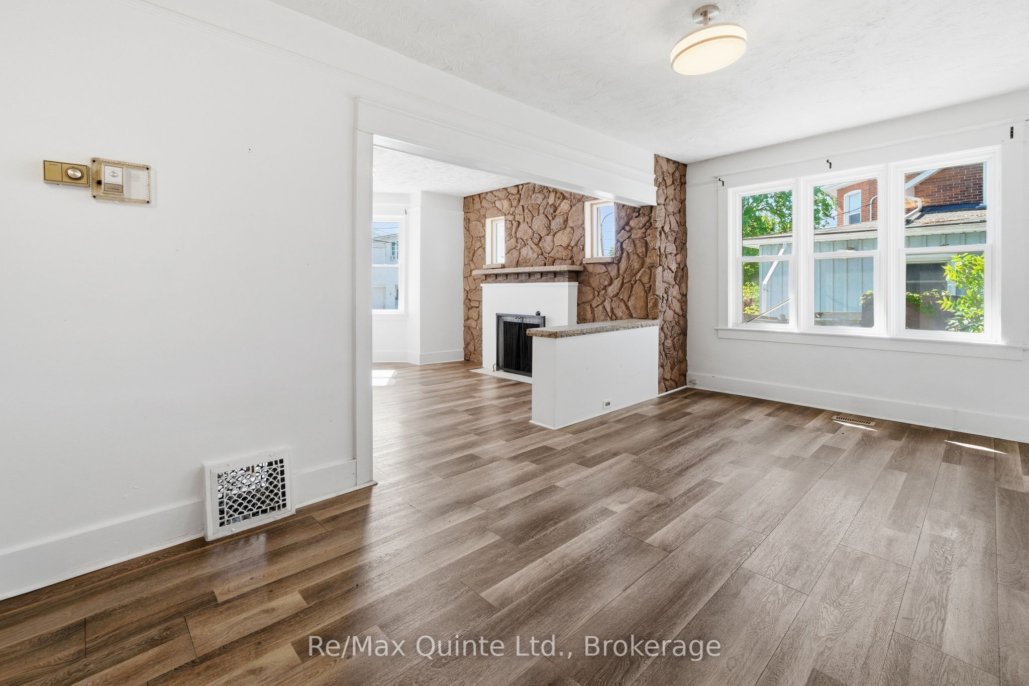 8 Dunbar Street Property Photo 14
