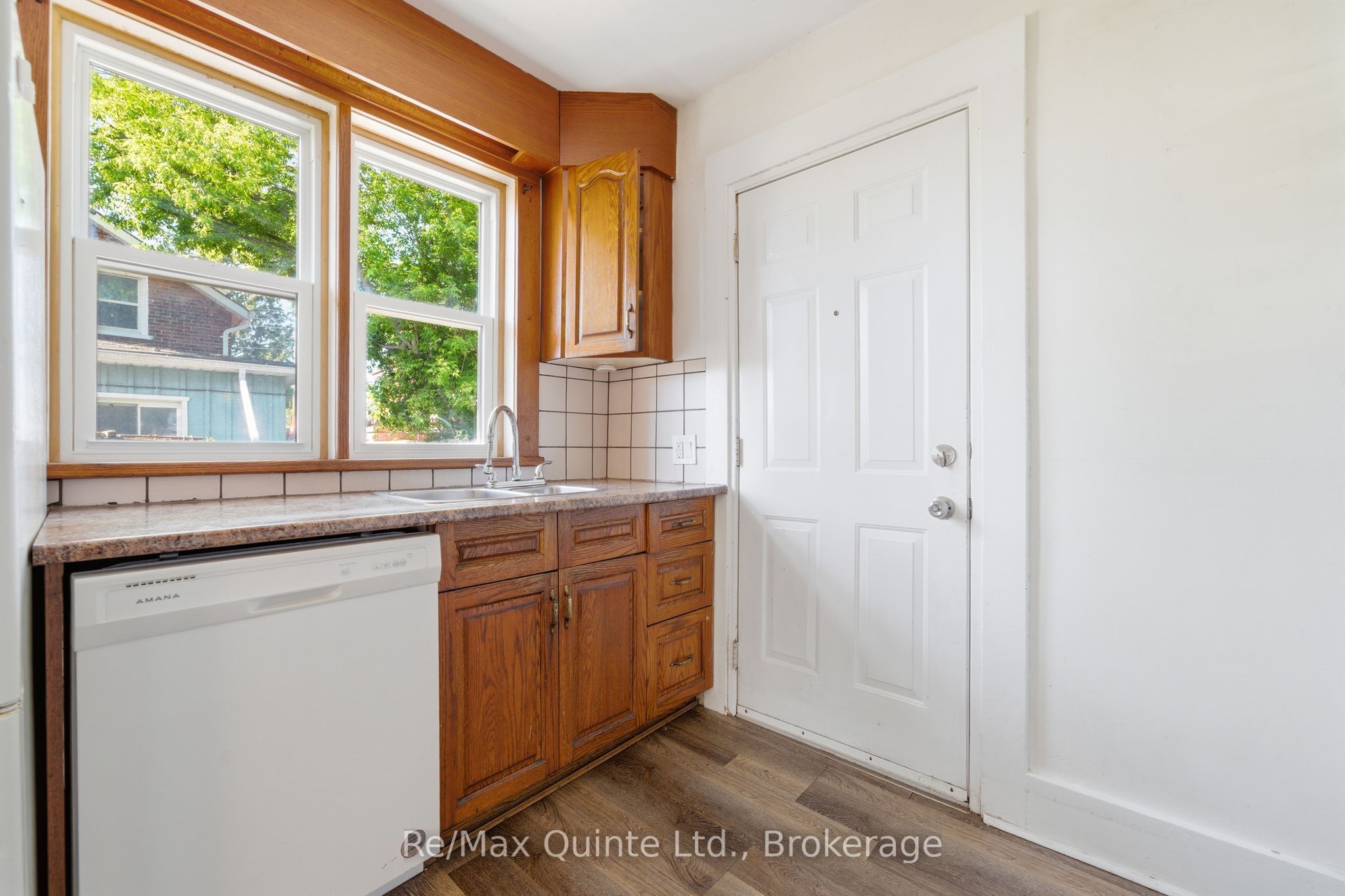 8 Dunbar Street Property Photo 18