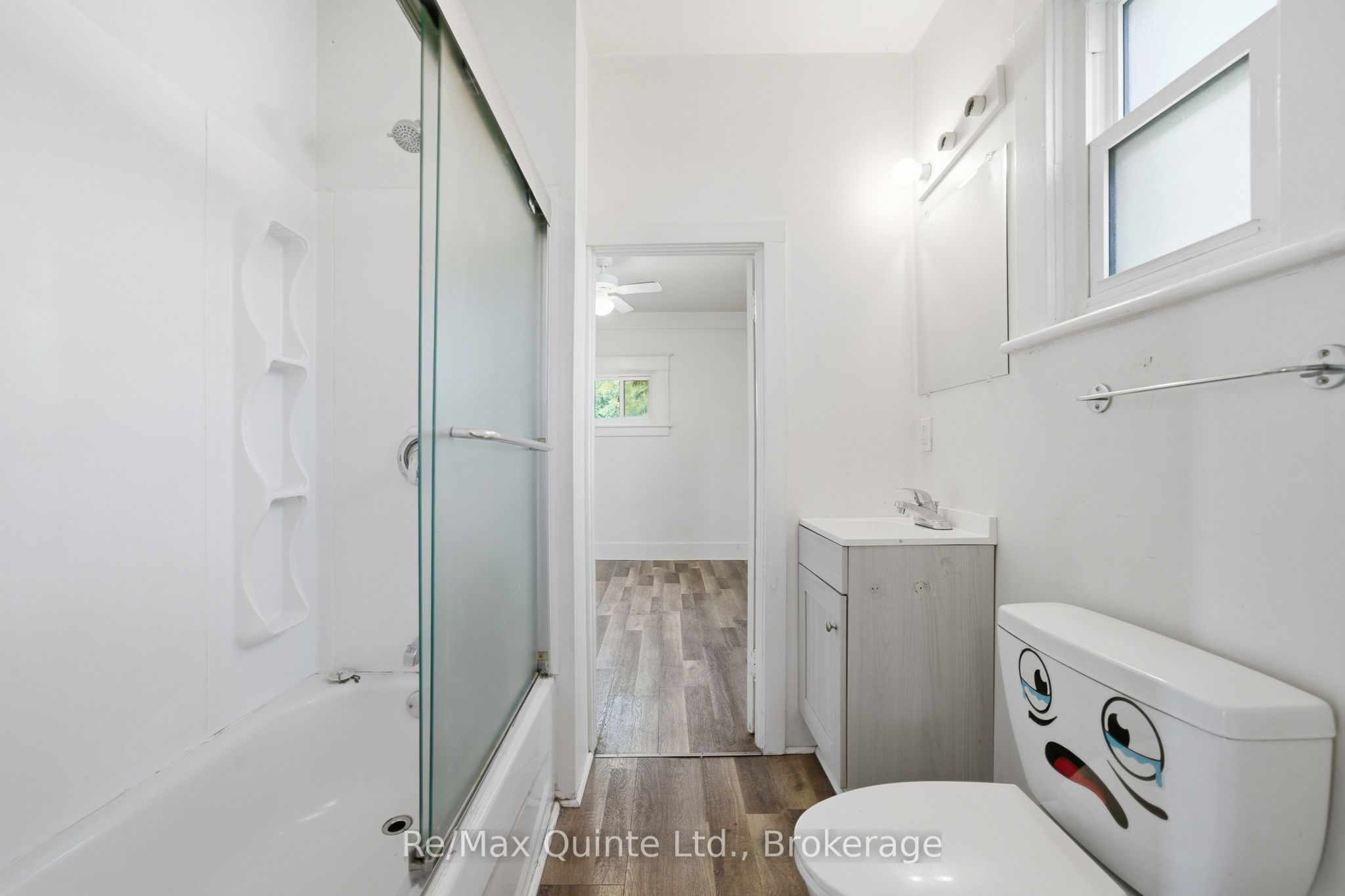 8 Dunbar Street Property Photo 21