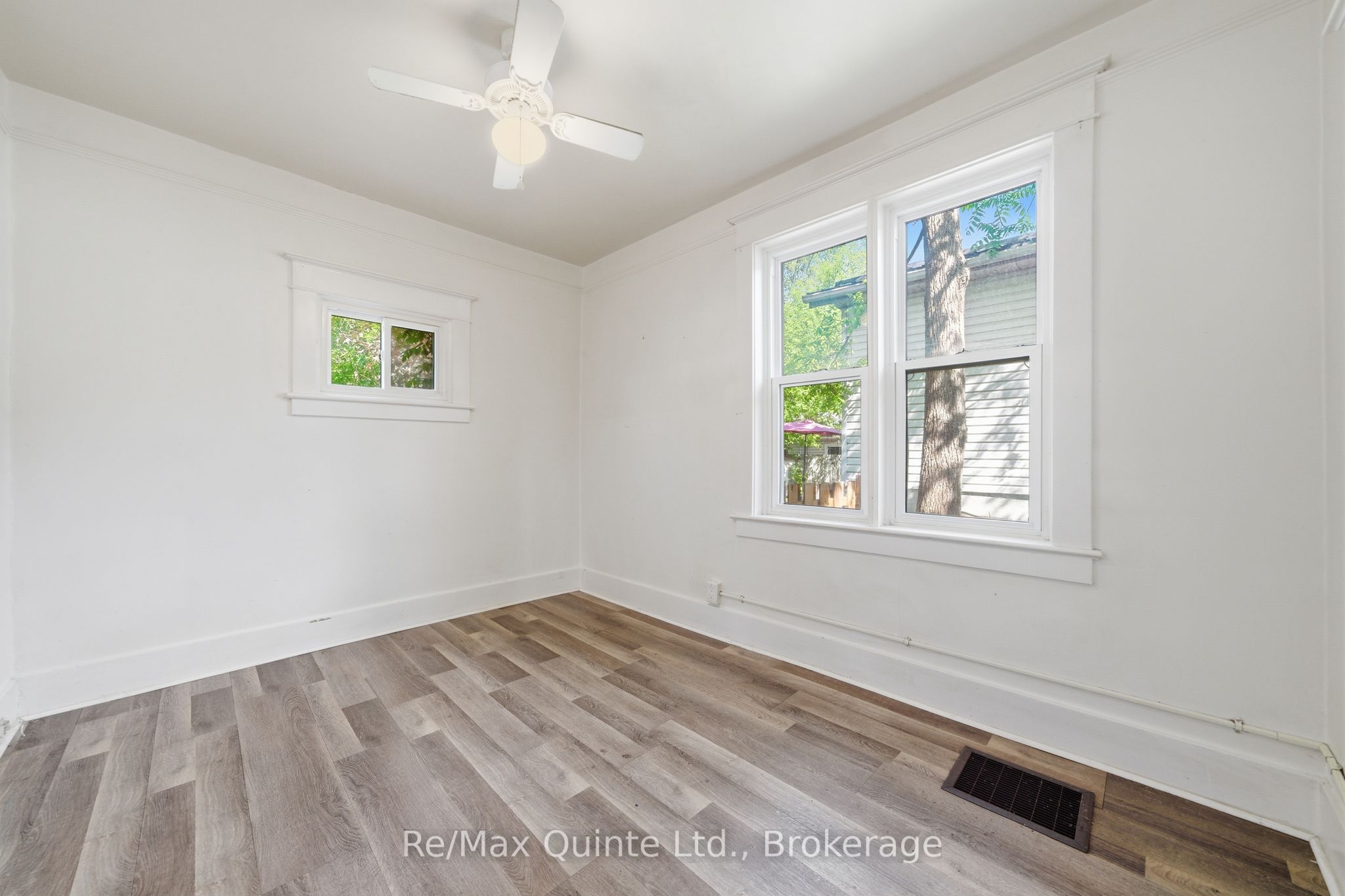 8 Dunbar Street Property Photo 25