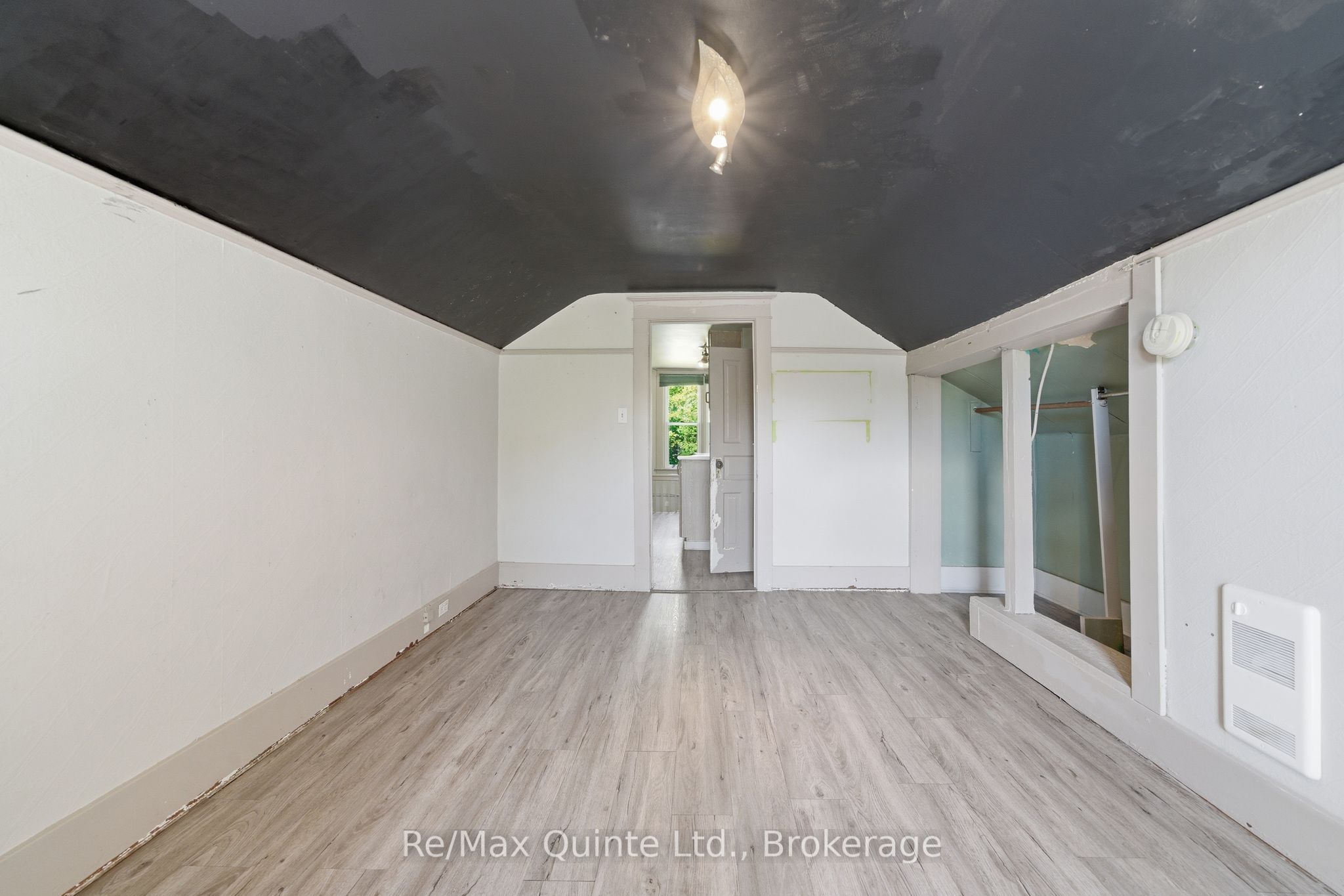8 Dunbar Street Property Photo 30