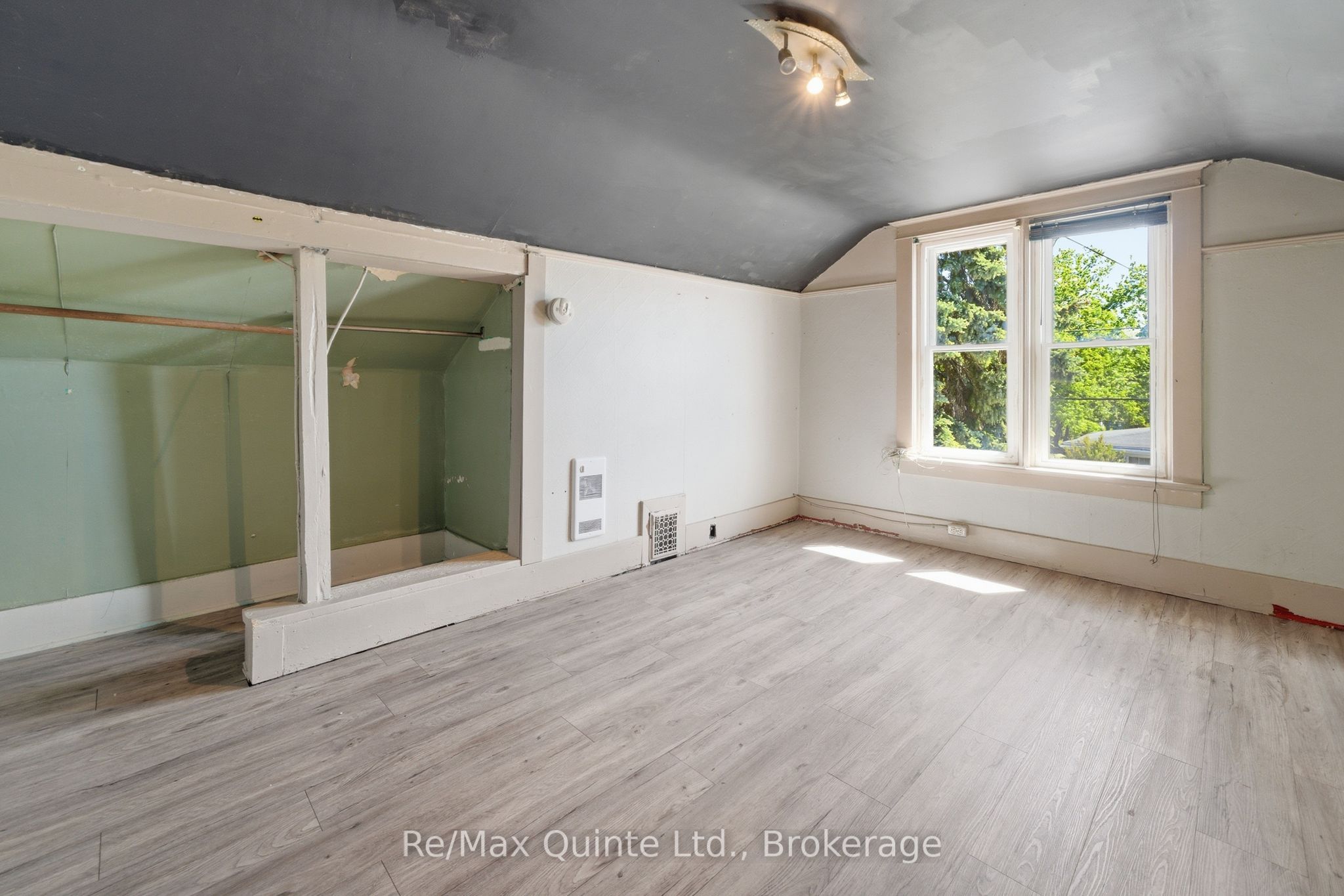 8 Dunbar Street Property Photo 31