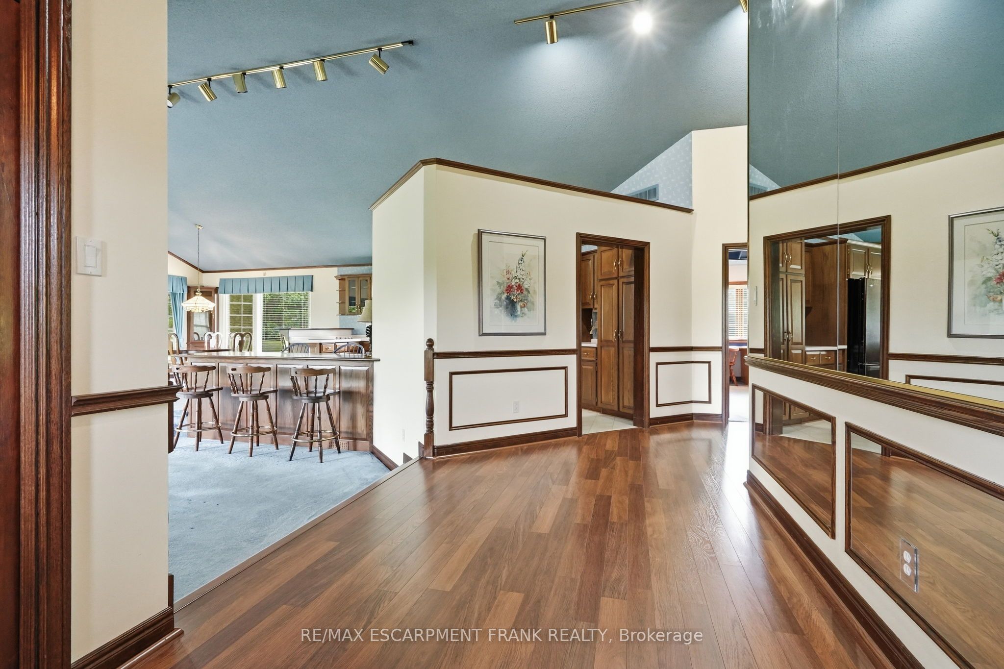 1046 Book Road W Property Photo 5