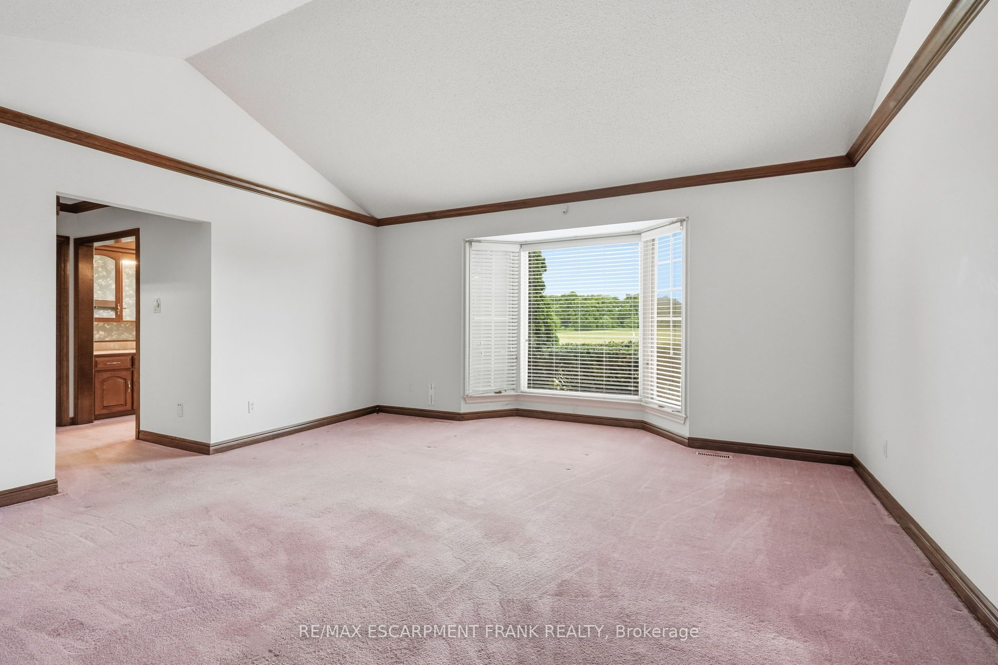 1046 Book Road W Property Photo 13