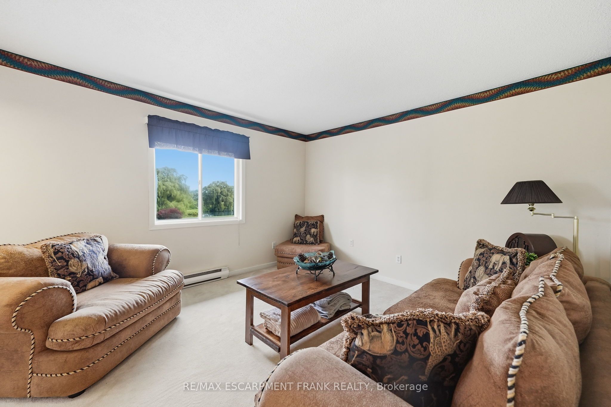 1046 Book Road W Property Photo 29