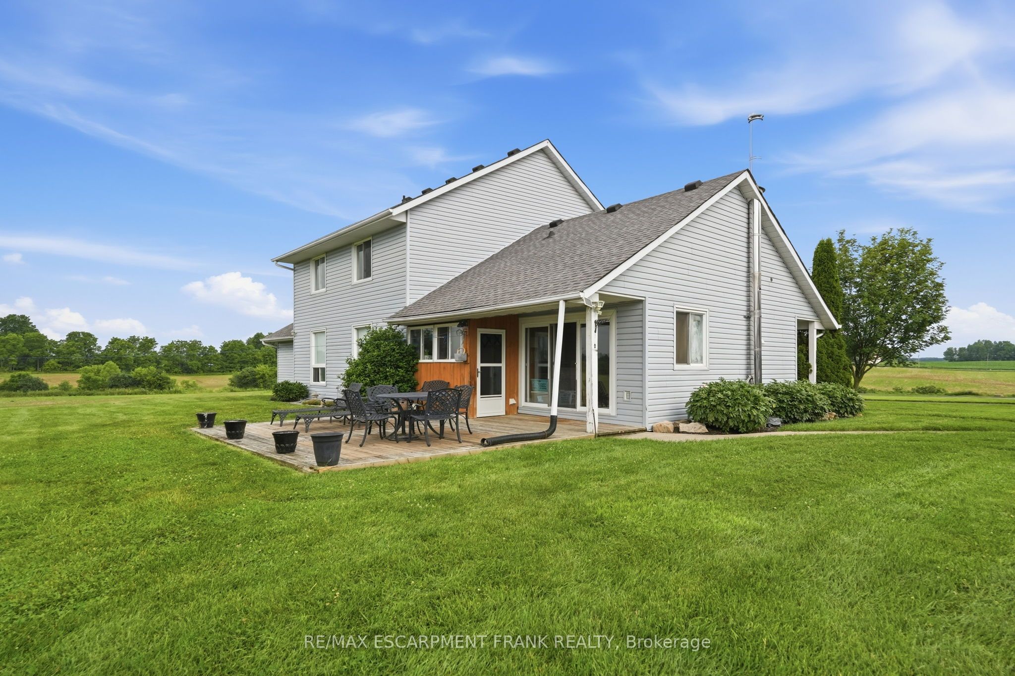 1046 Book Road W Property Photo 35