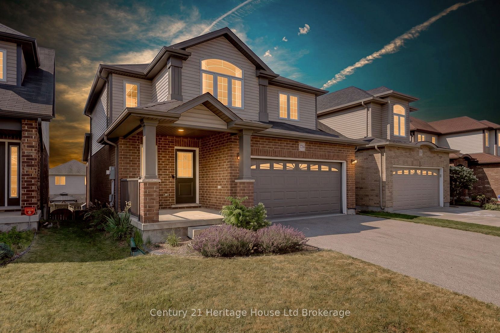 734 Frontenac Crescent Property Photo 1