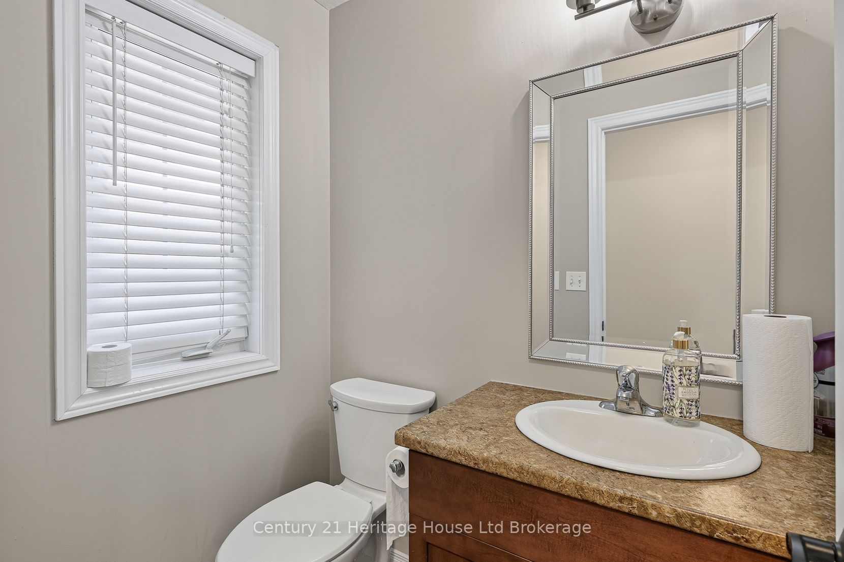 734 Frontenac Crescent Property Photo 5