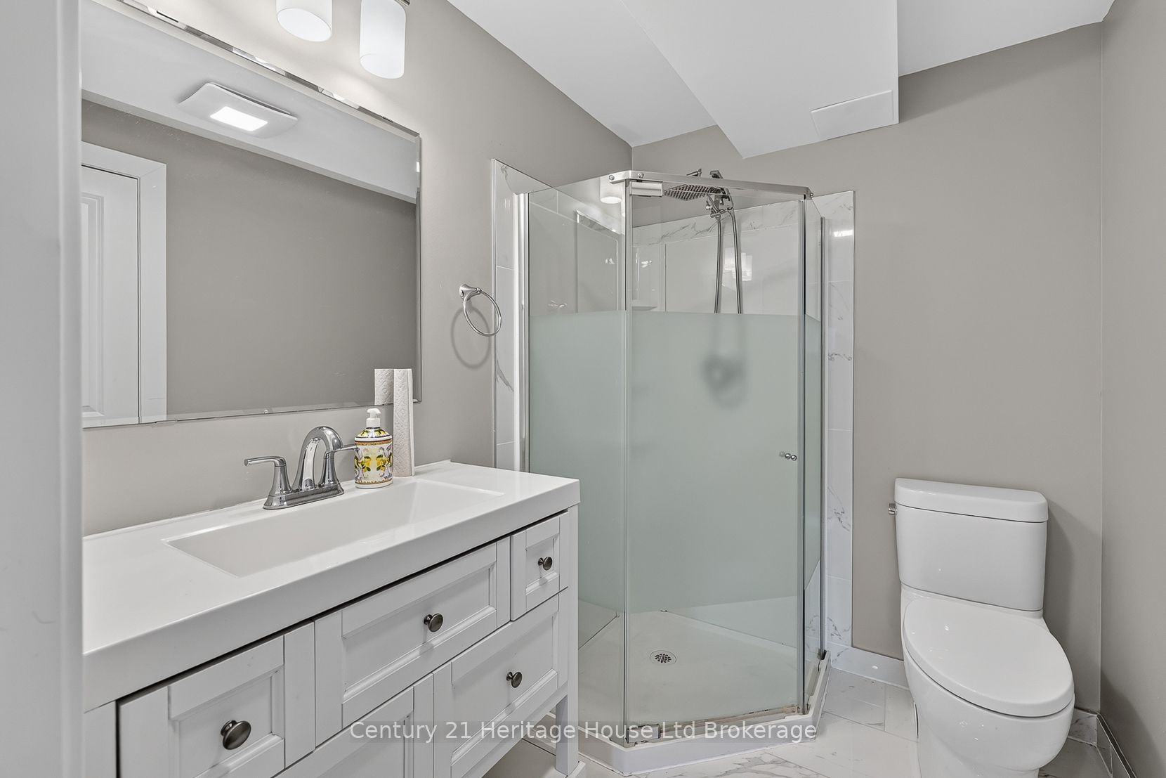 734 Frontenac Crescent Property Photo 25