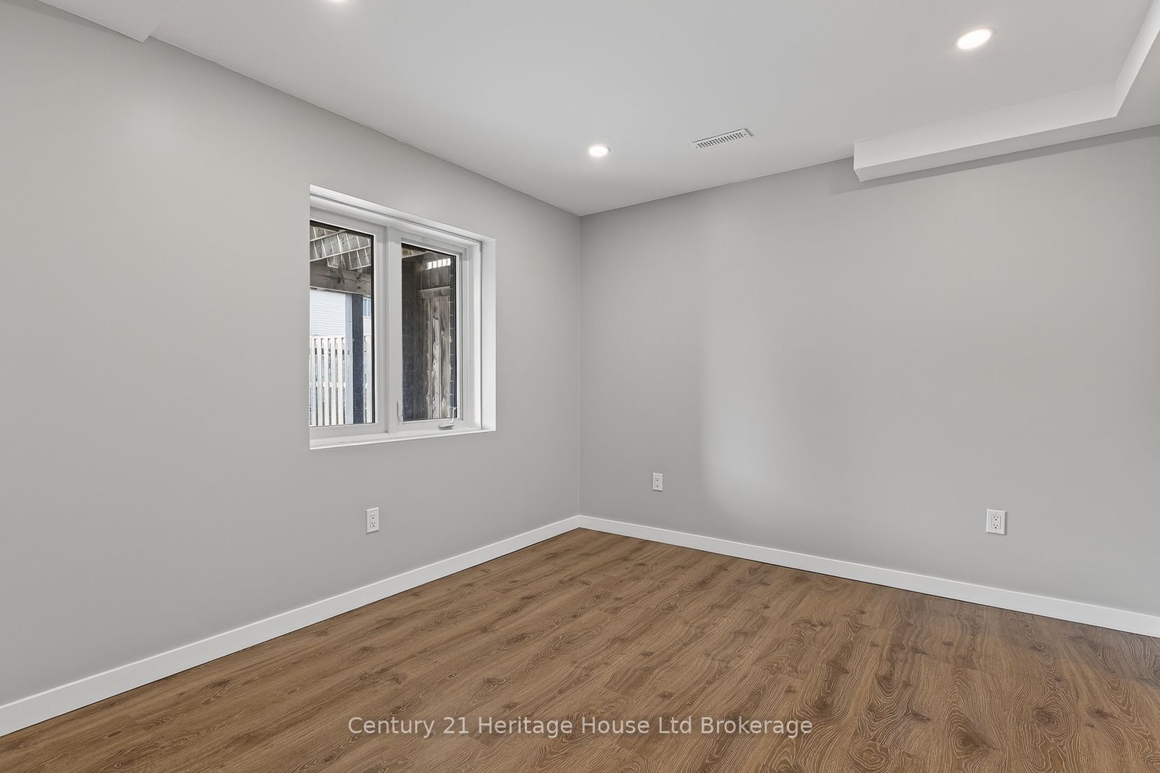 734 Frontenac Crescent Property Photo 31