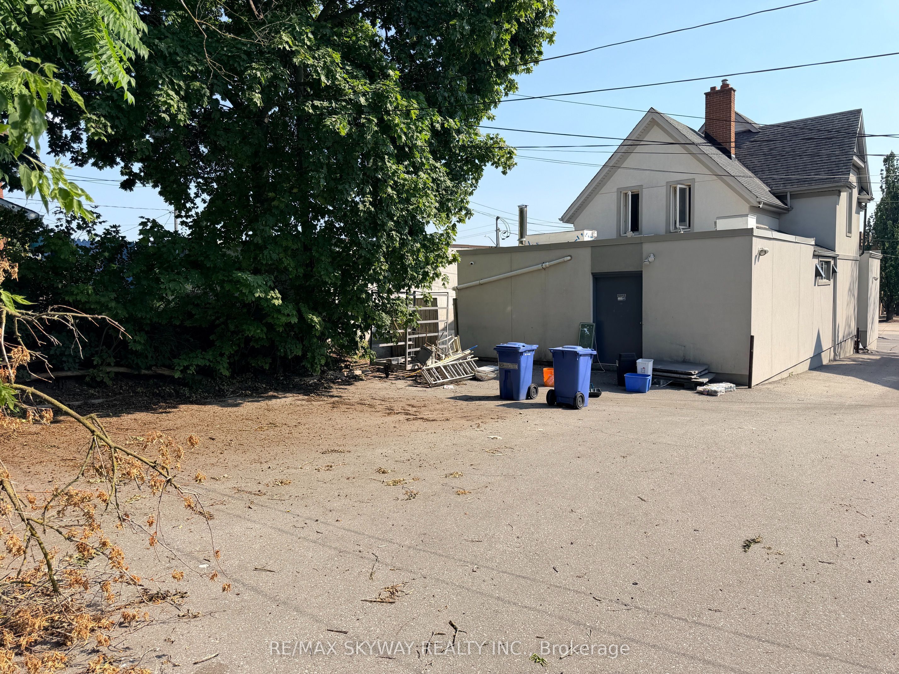 612 King Street E Property Photo 5