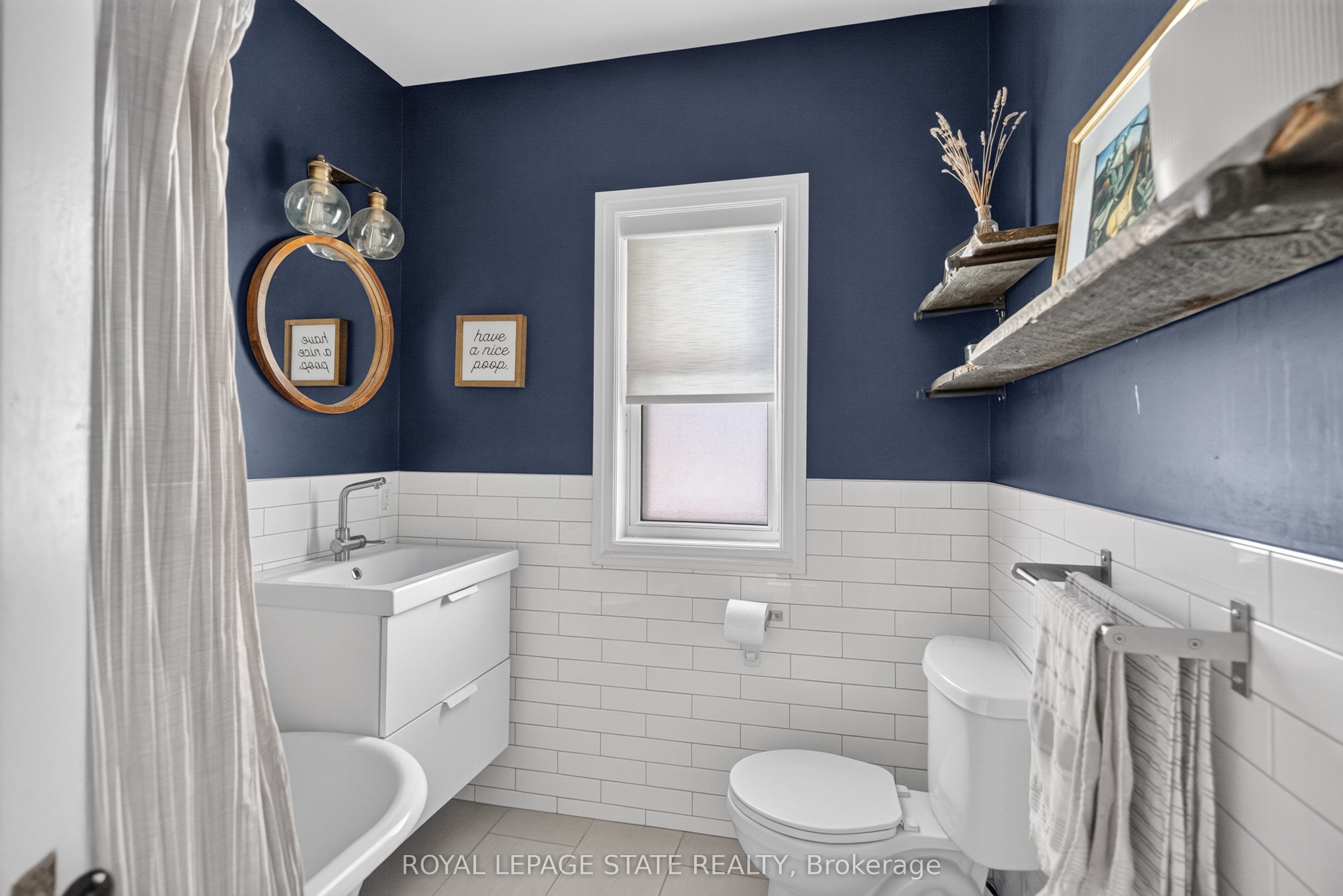 135 Catharine Street S Property Photo 28