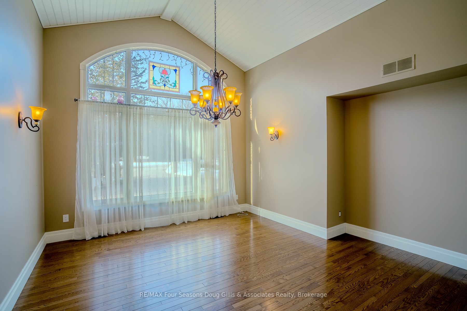 135 Algonquin Drive Property Photo 10