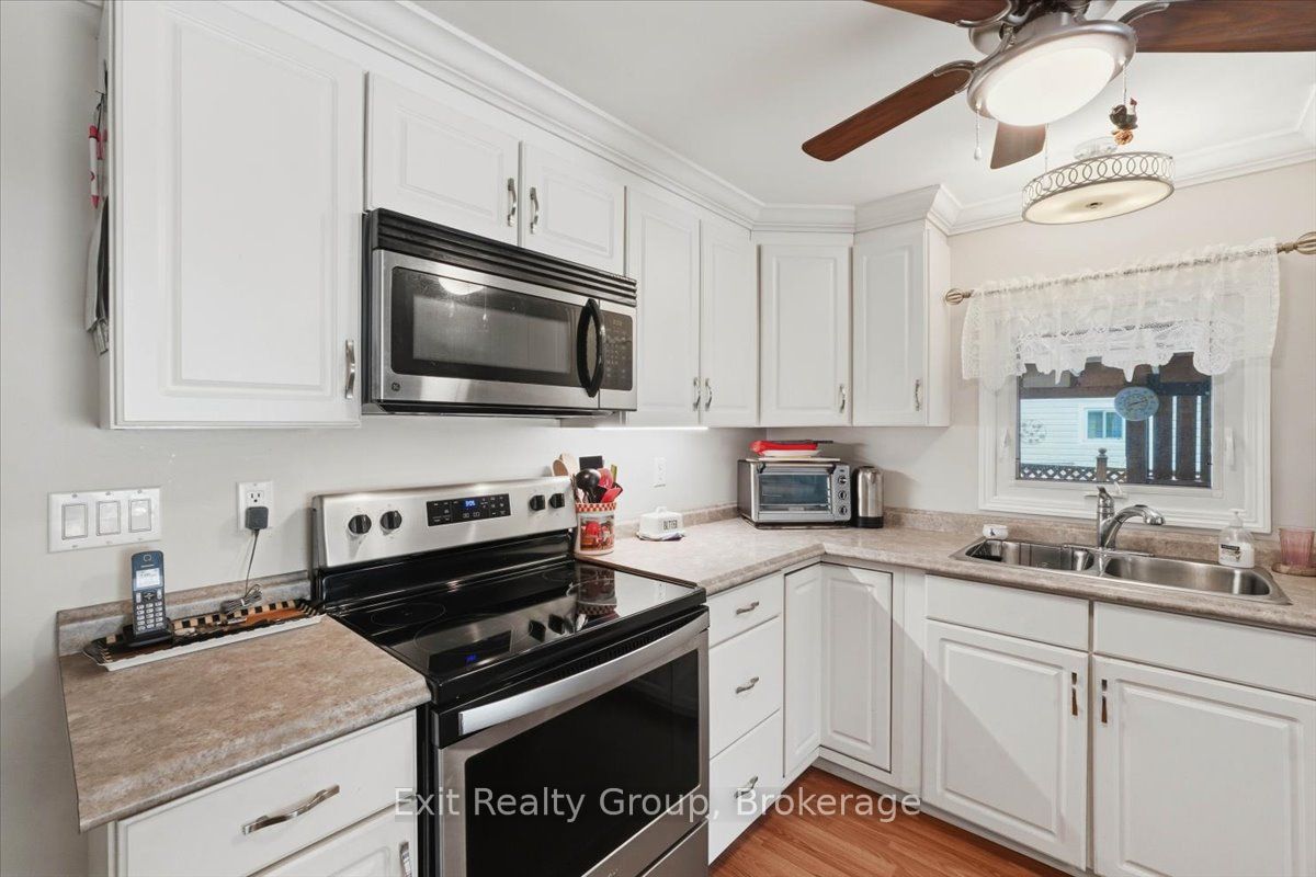 12 Park Lane Property Photo 5