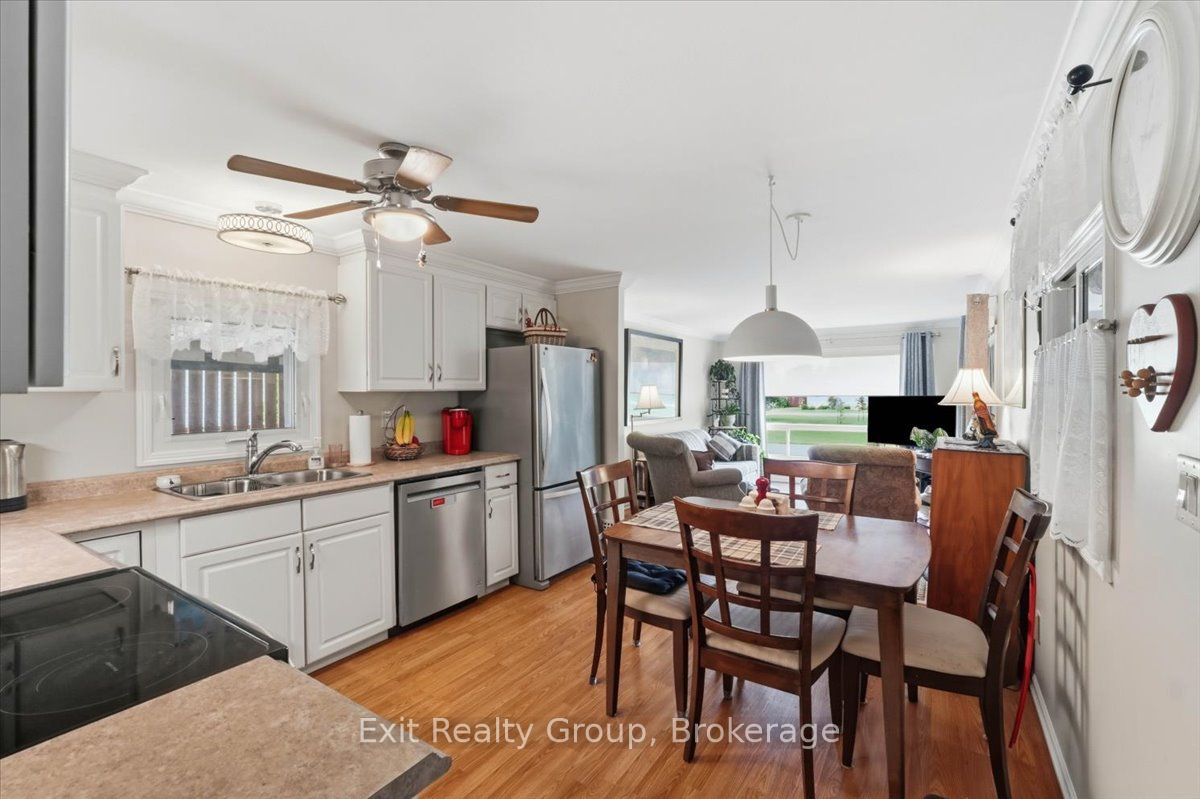 12 Park Lane Property Photo 6