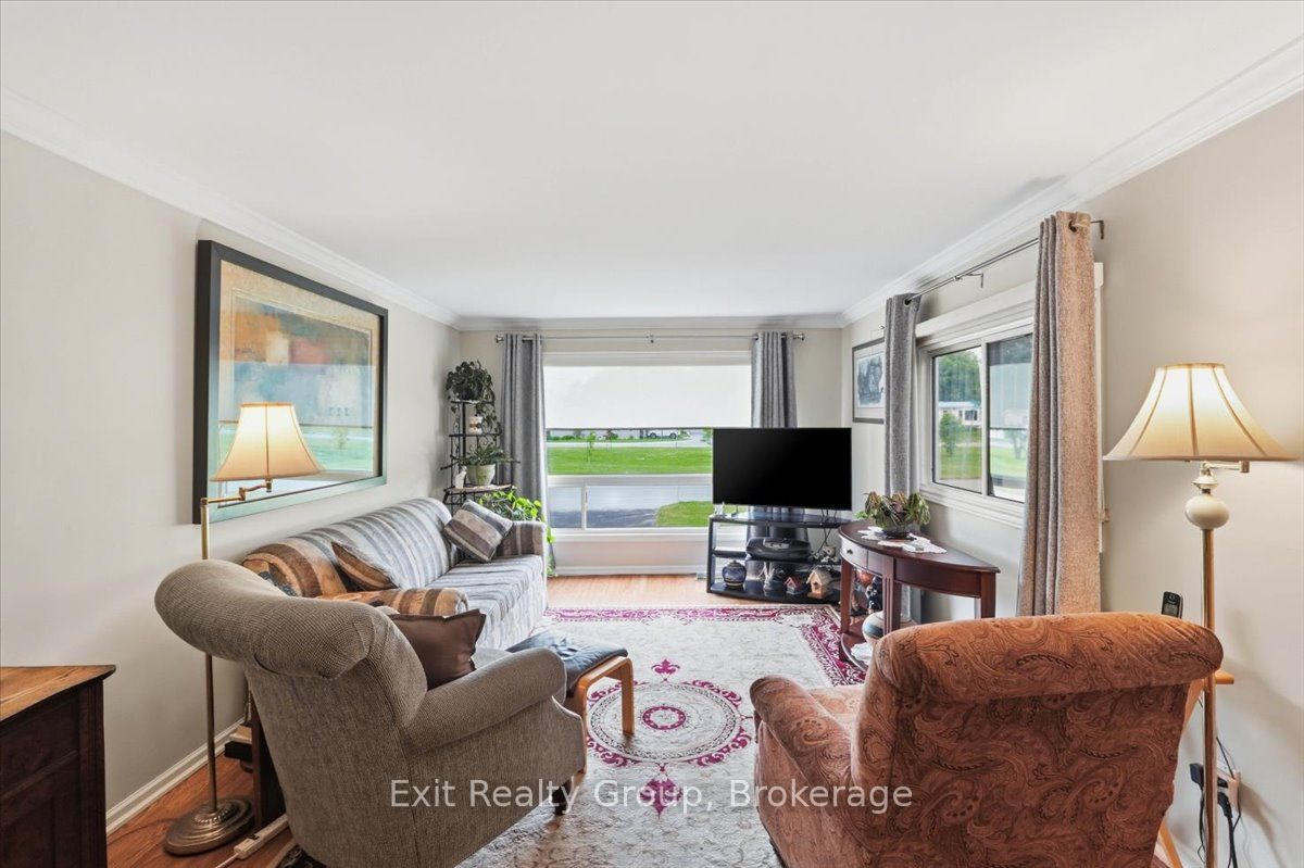 12 Park Lane Property Photo 11