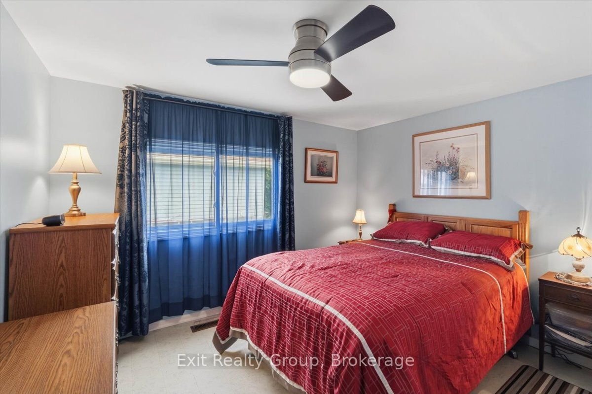 12 Park Lane Property Photo 14