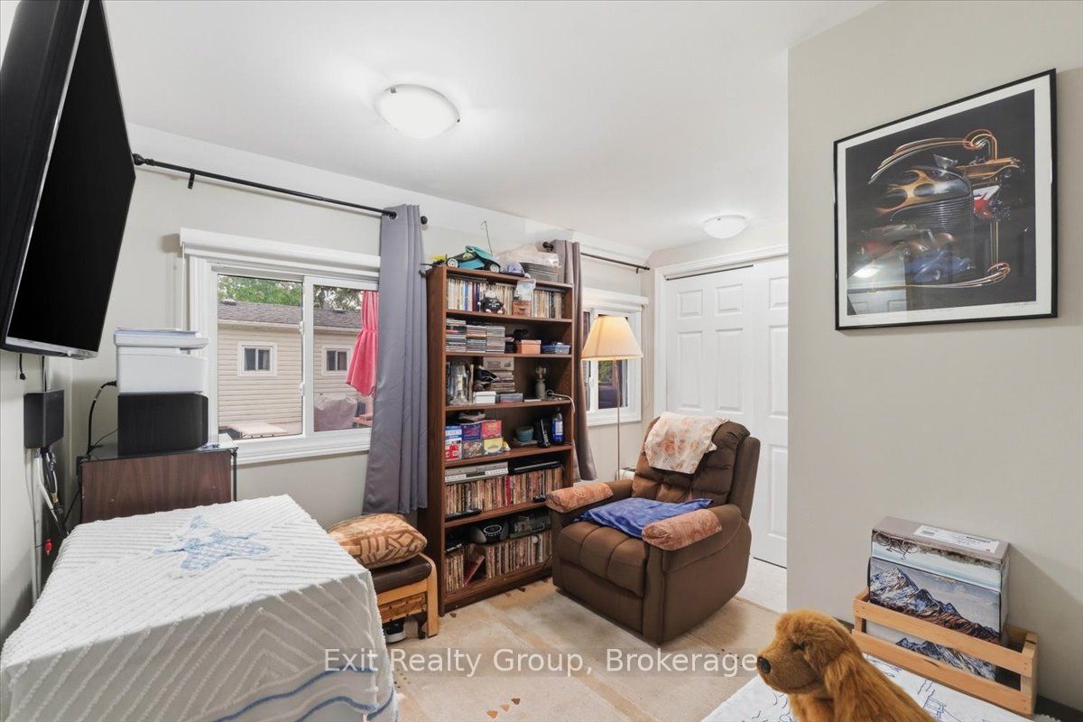 12 Park Lane Property Photo 17