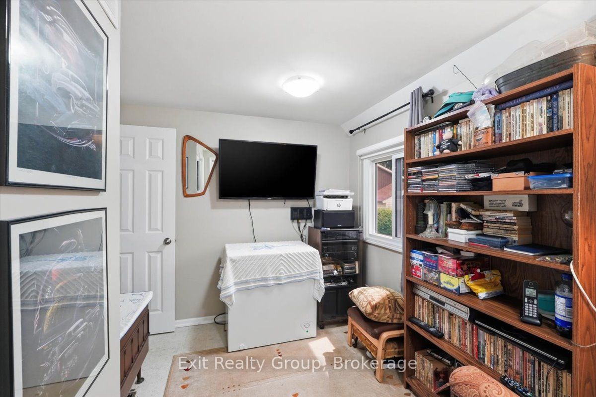 12 Park Lane Property Photo 18