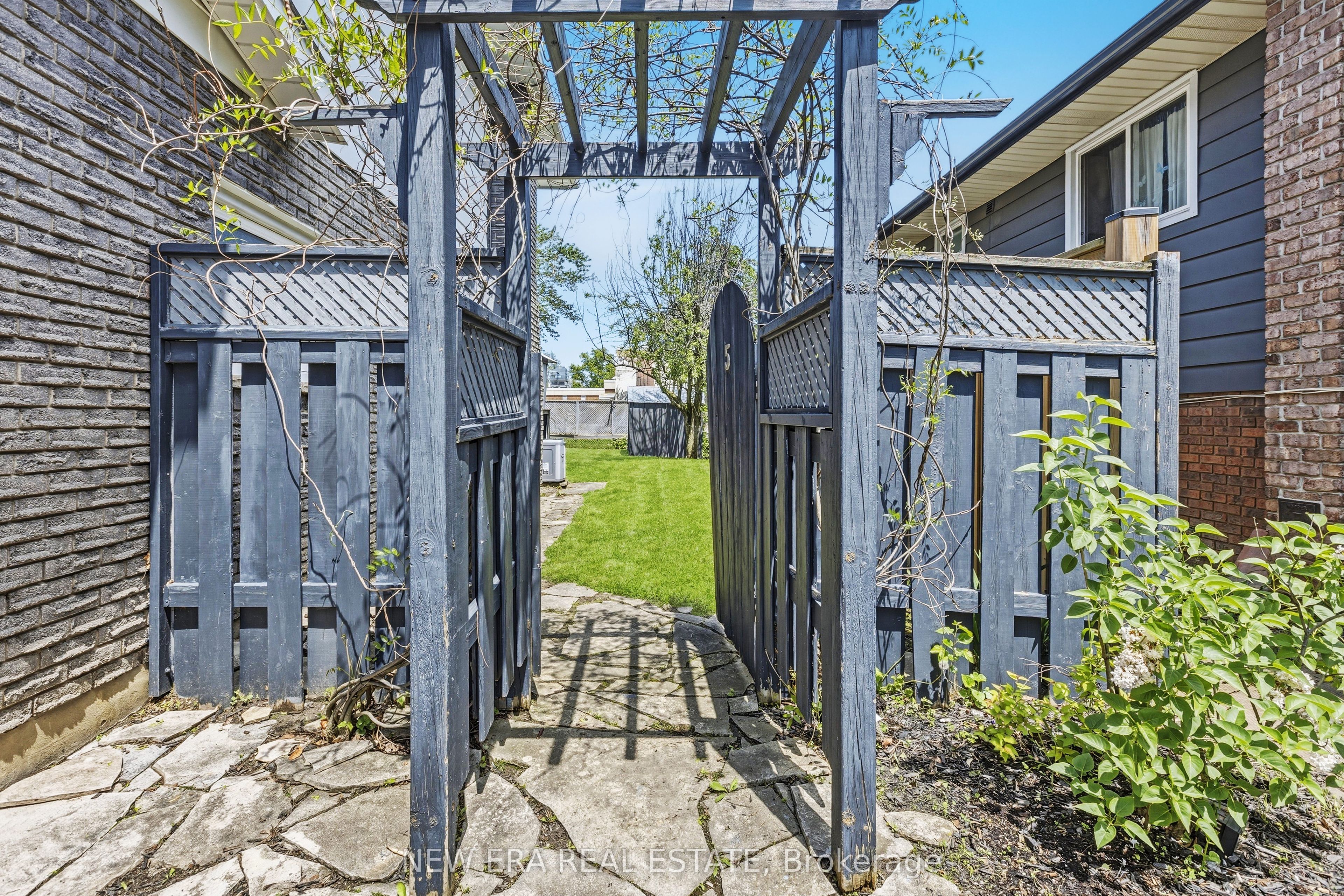 5 Shetland Crescent Property Photo 32