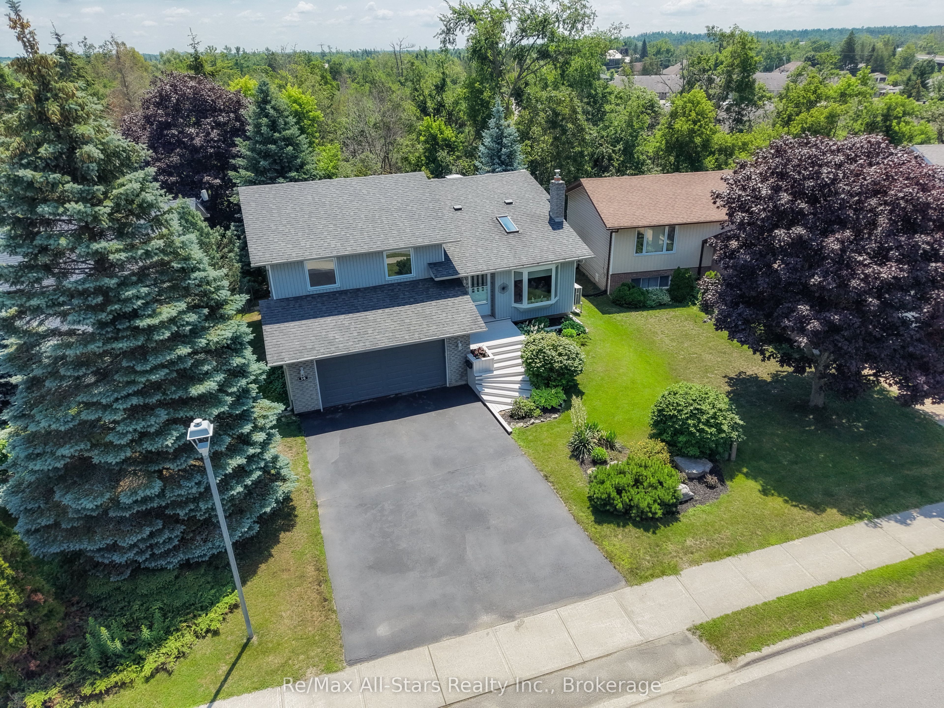 16 Cedartree Lane Property Photo 2