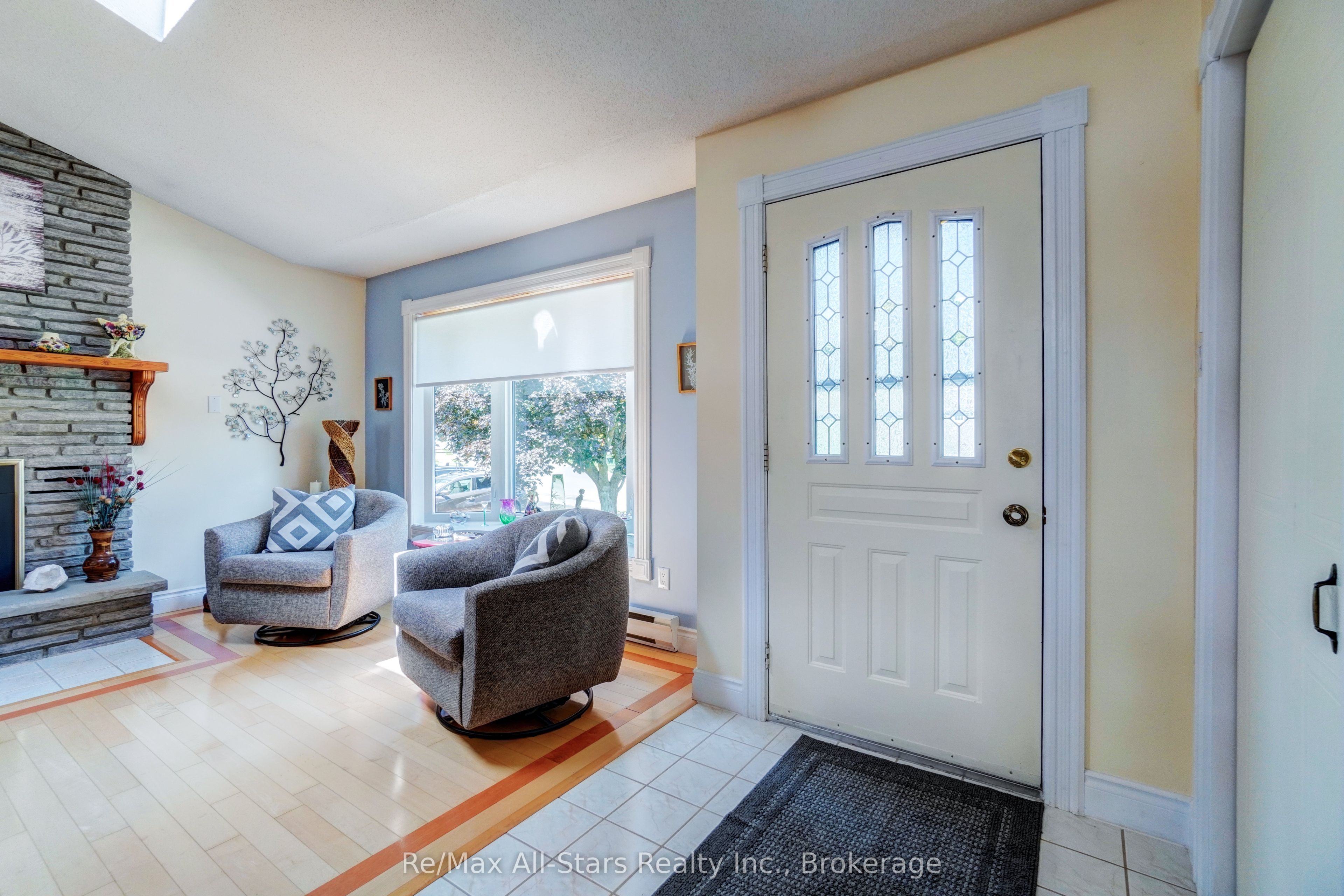 16 Cedartree Lane Property Photo 4