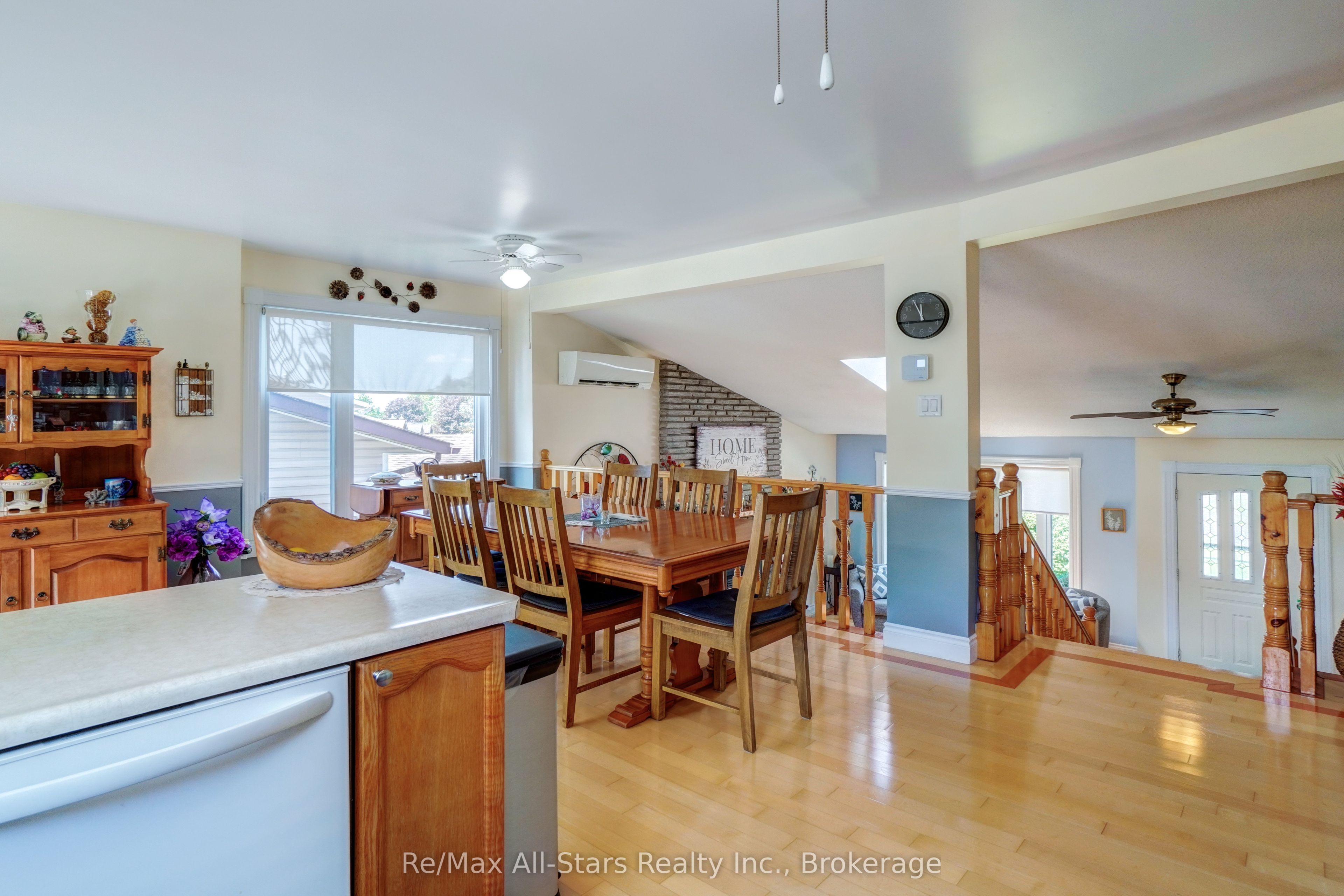 16 Cedartree Lane Property Photo 7