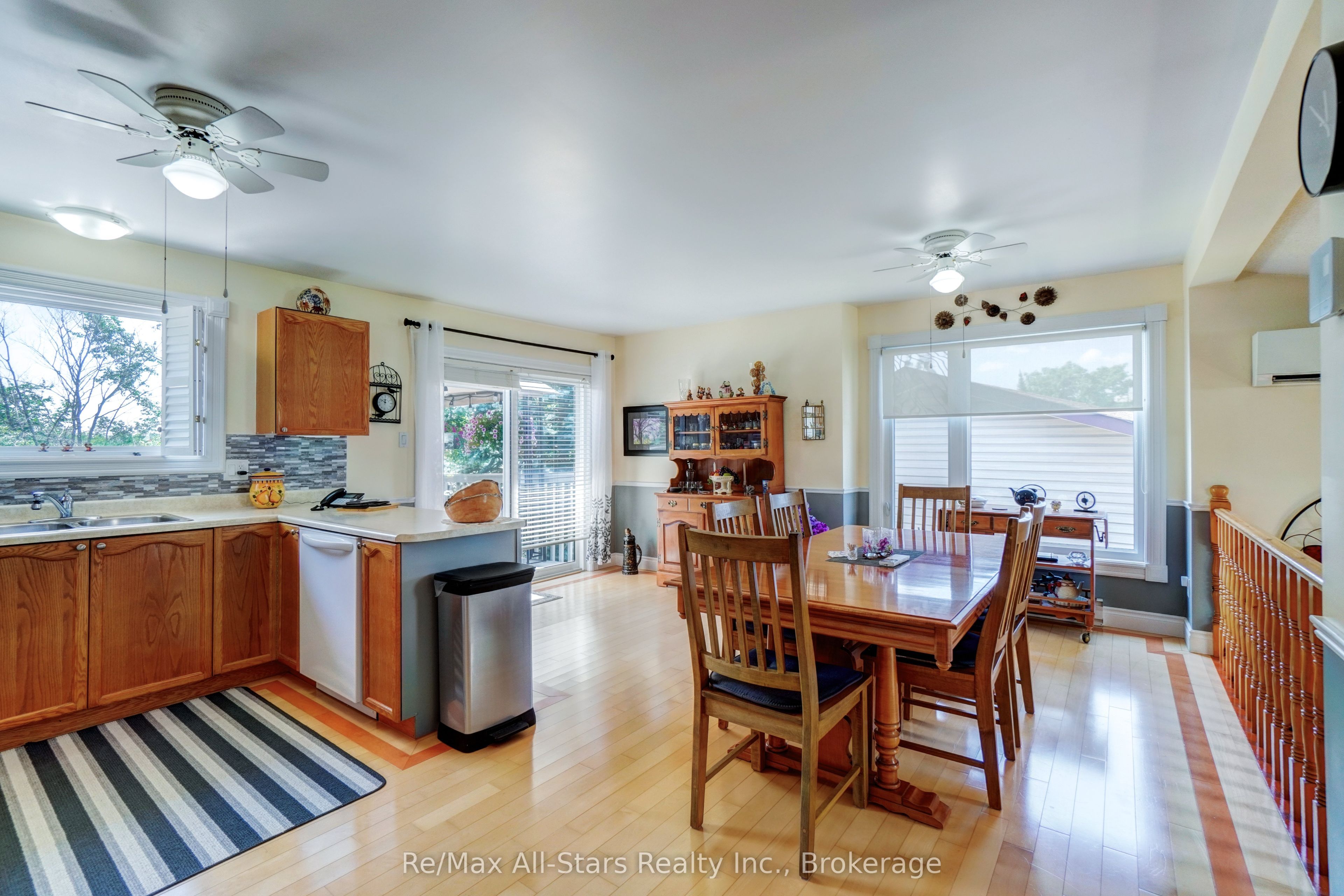 16 Cedartree Lane Property Photo 8