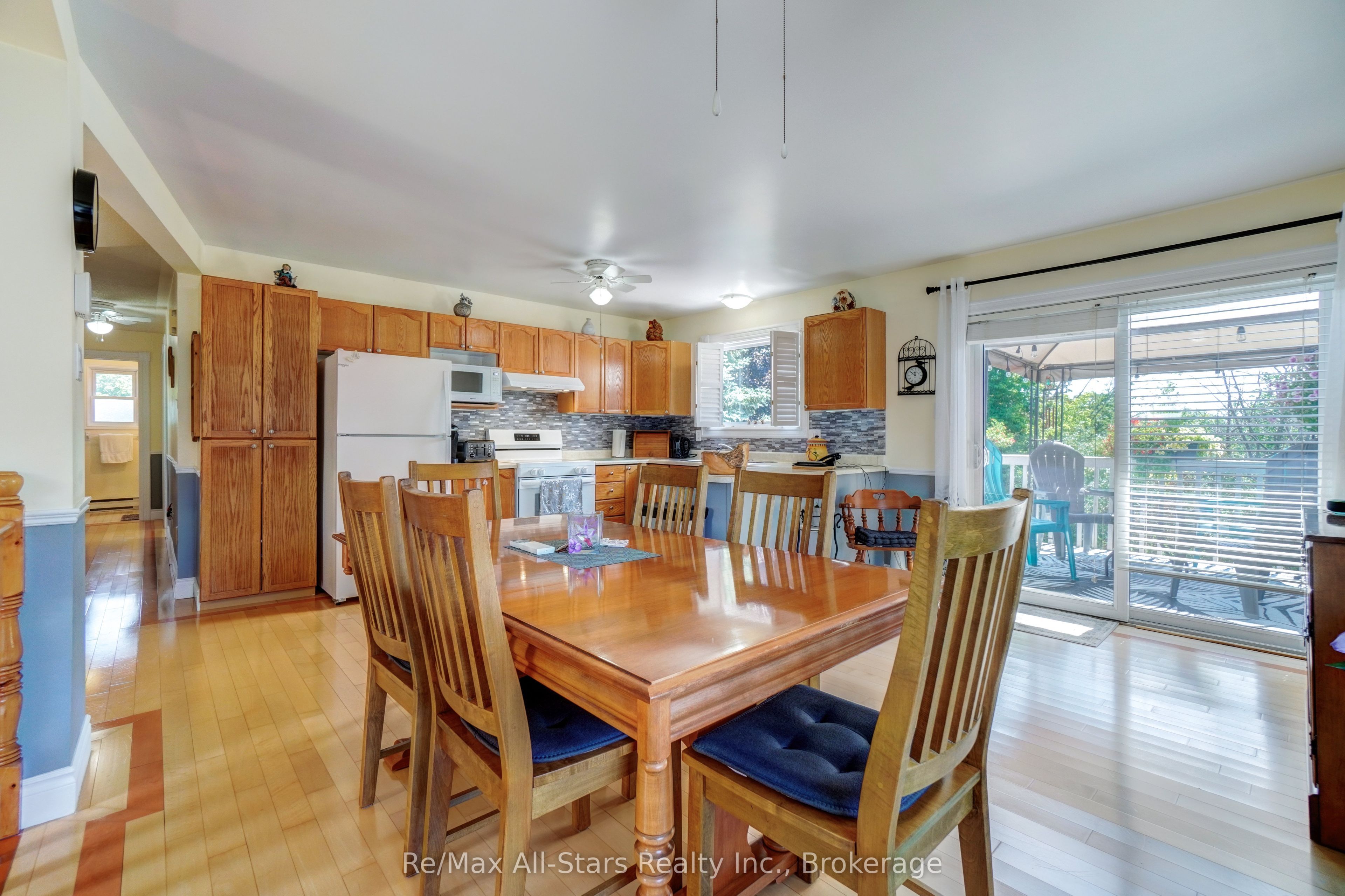 16 Cedartree Lane Property Photo 9