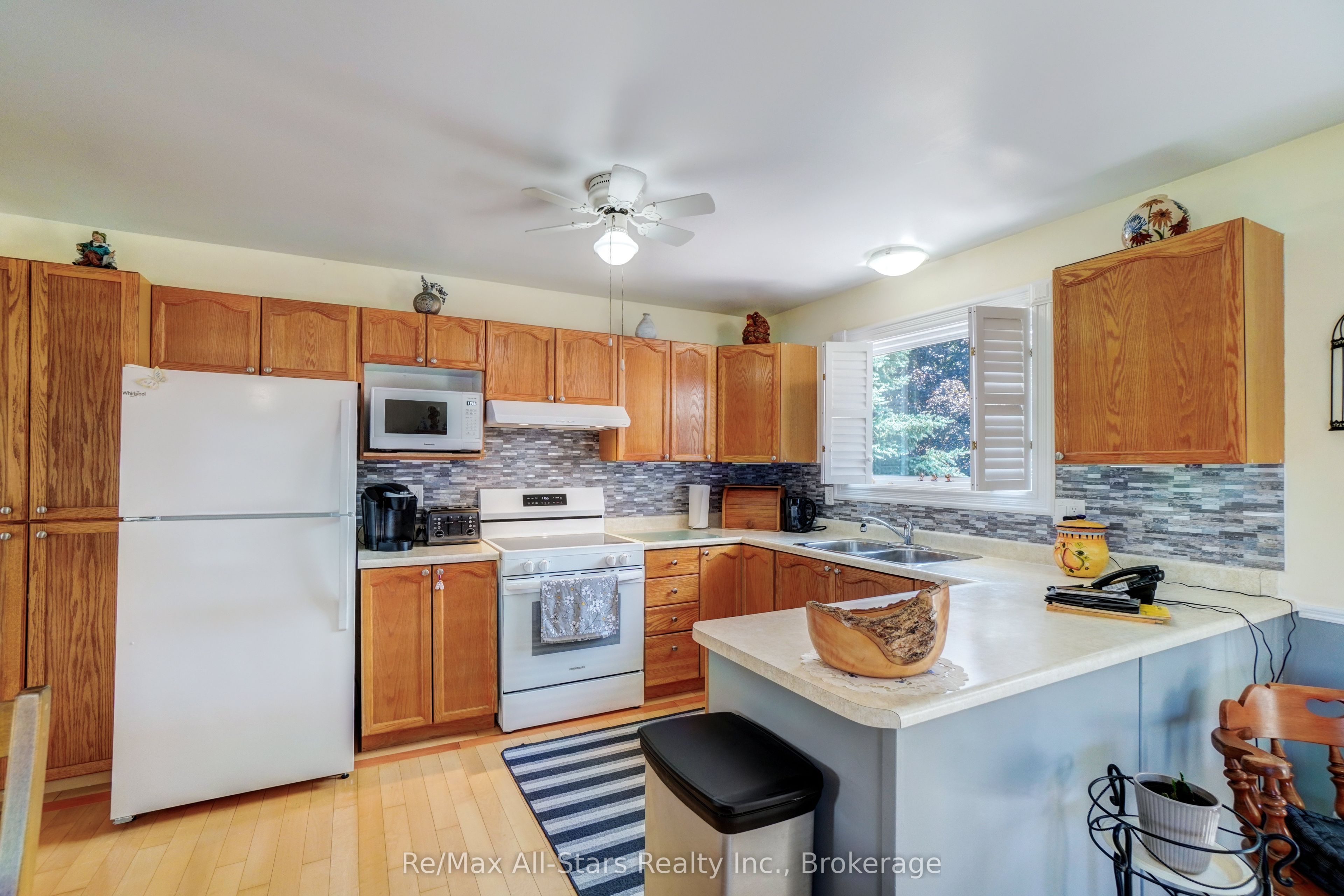 16 Cedartree Lane Property Photo 11