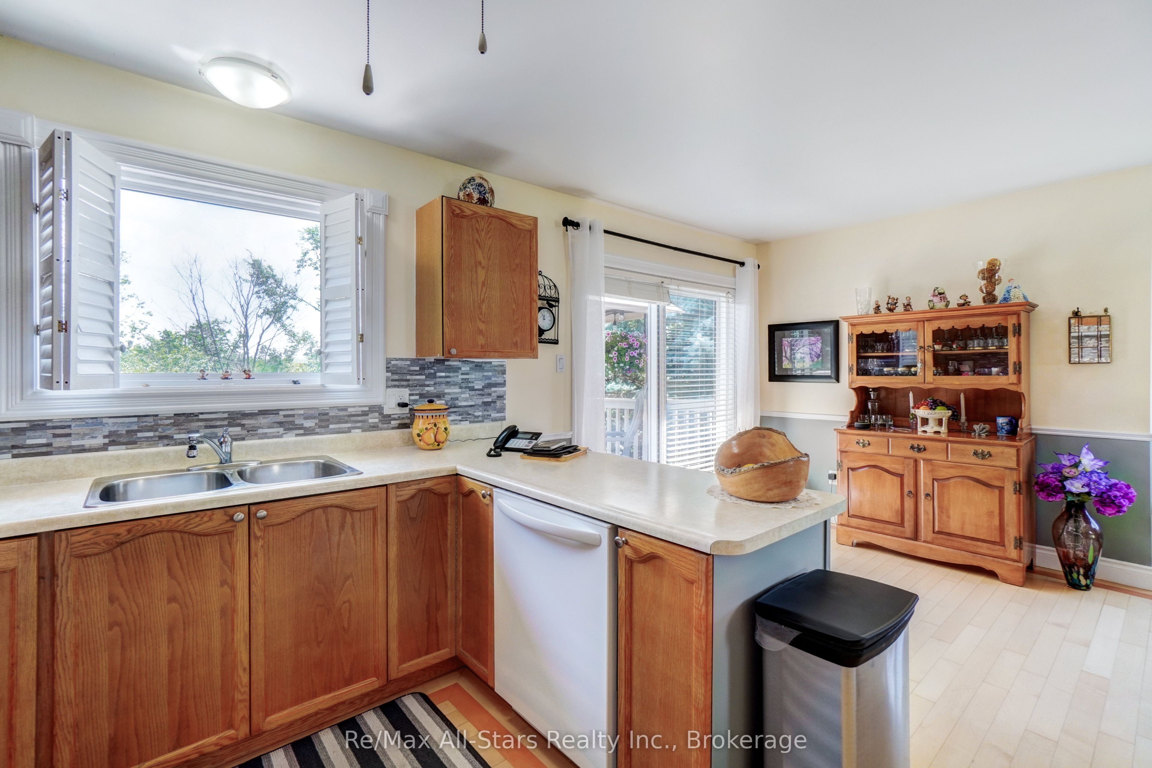 16 Cedartree Lane Property Photo 12