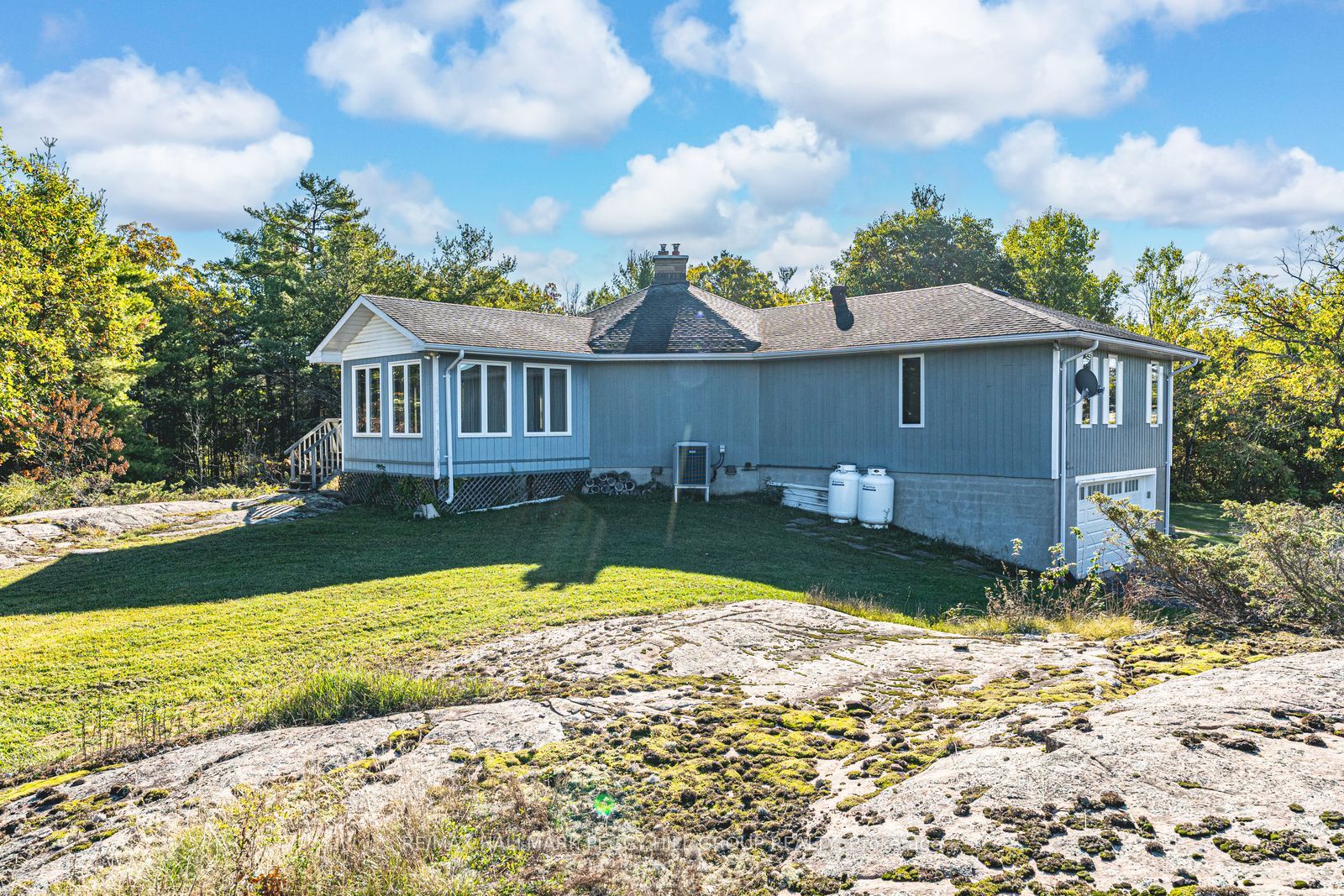 1564 Honey Harbour Road Property Photo 19