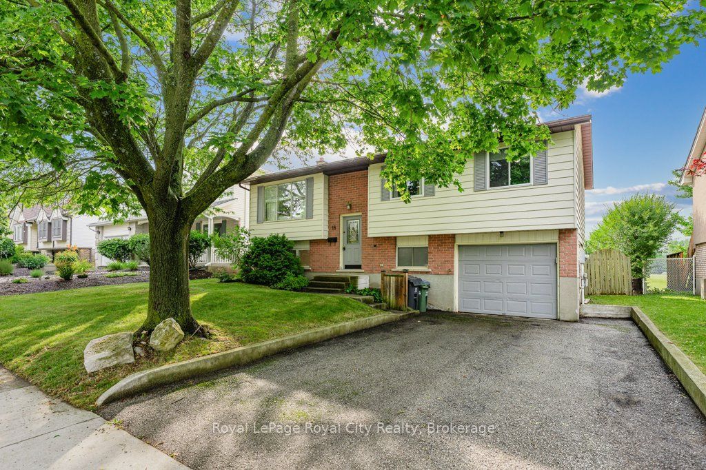18 Springdale Boulevard Property Photo 2