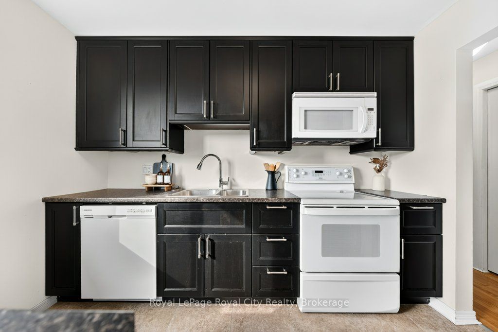 18 Springdale Boulevard Property Photo 15