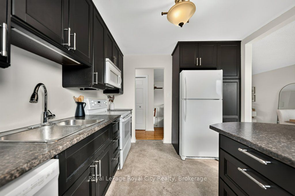 18 Springdale Boulevard Property Photo 19