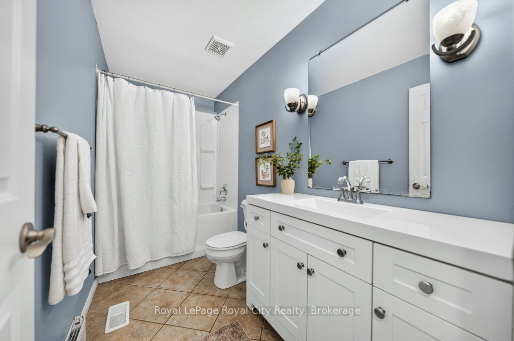 18 Springdale Boulevard Property Photo 26