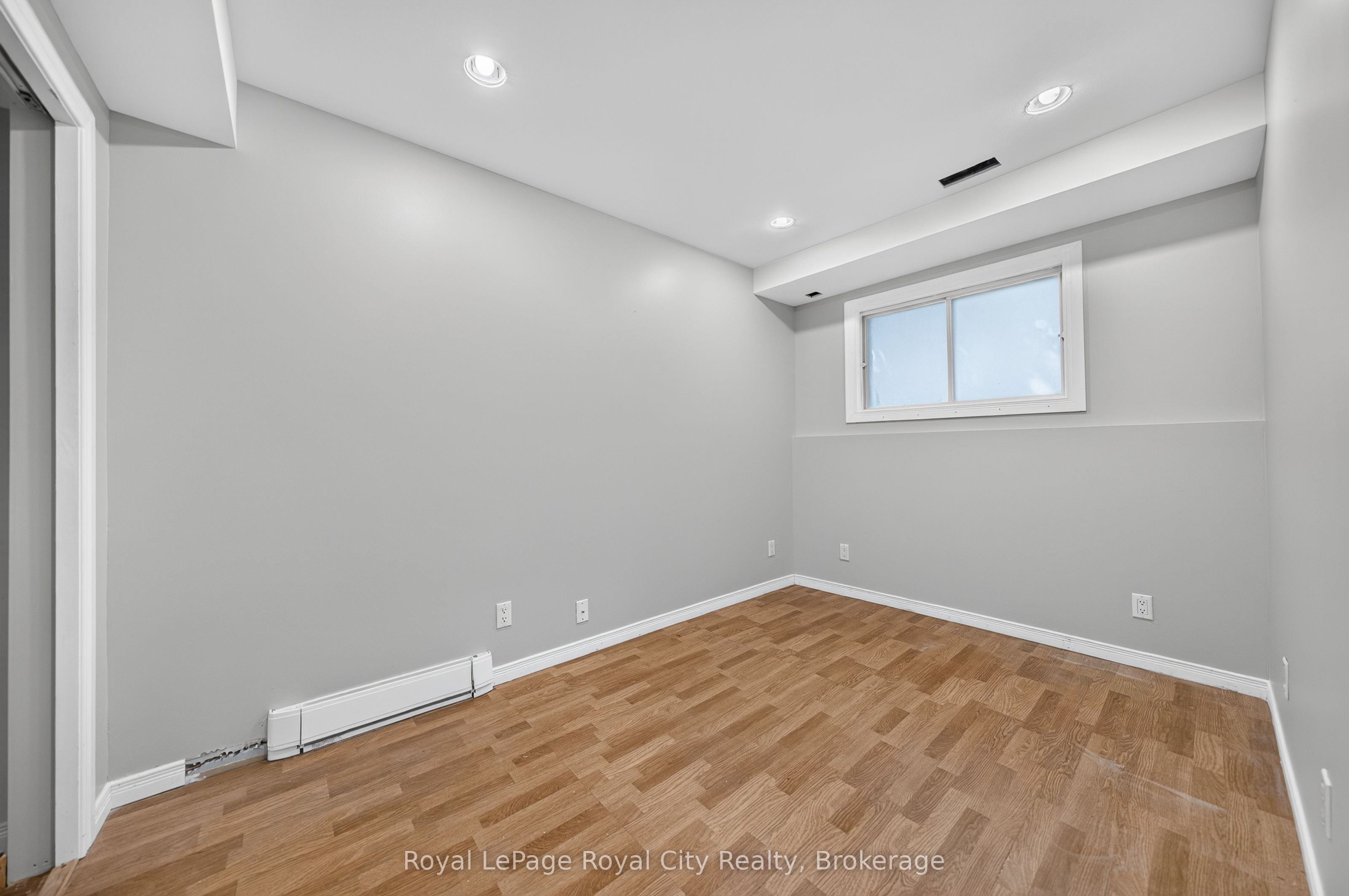 18 Springdale Boulevard Property Photo 34