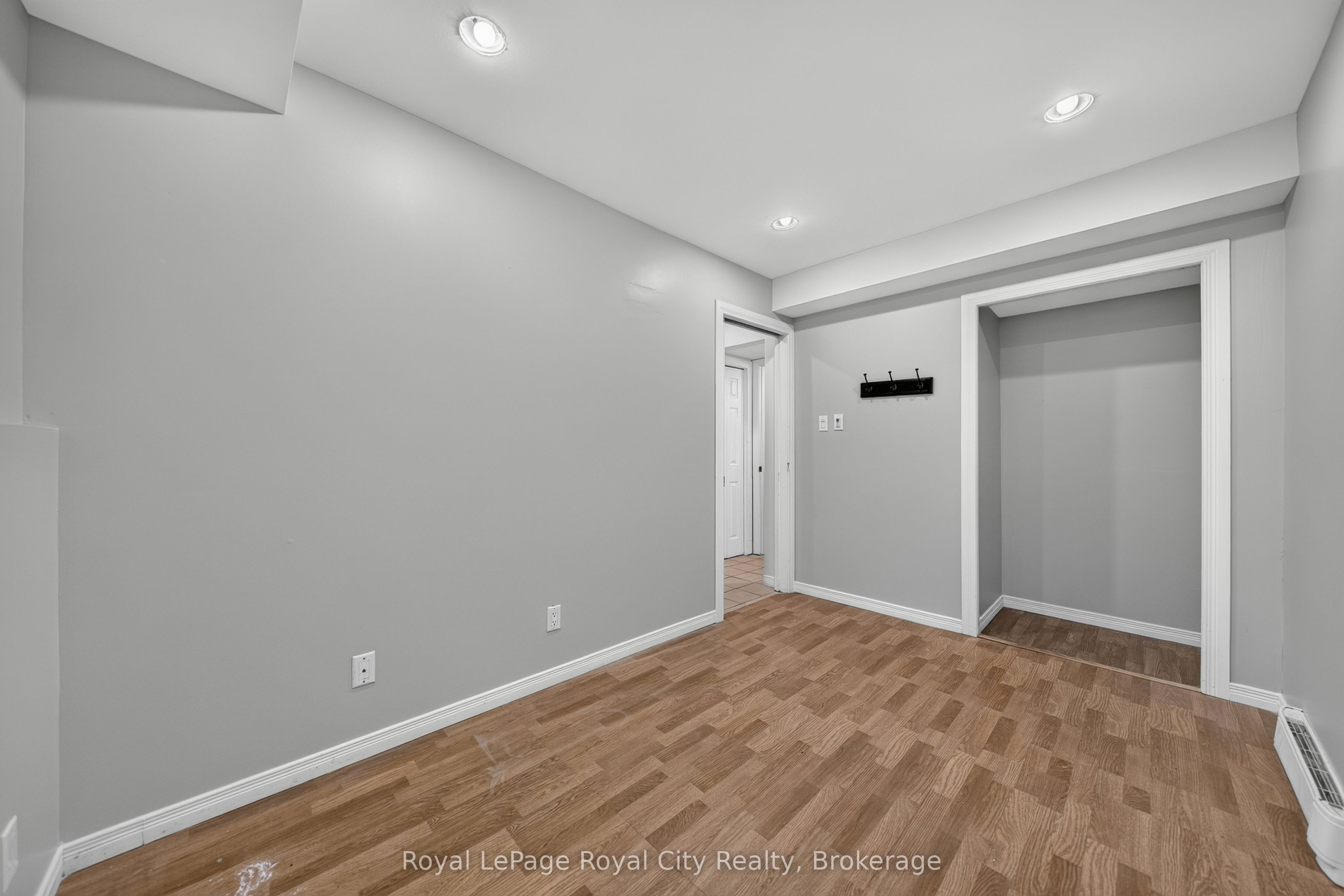 18 Springdale Boulevard Property Photo 35