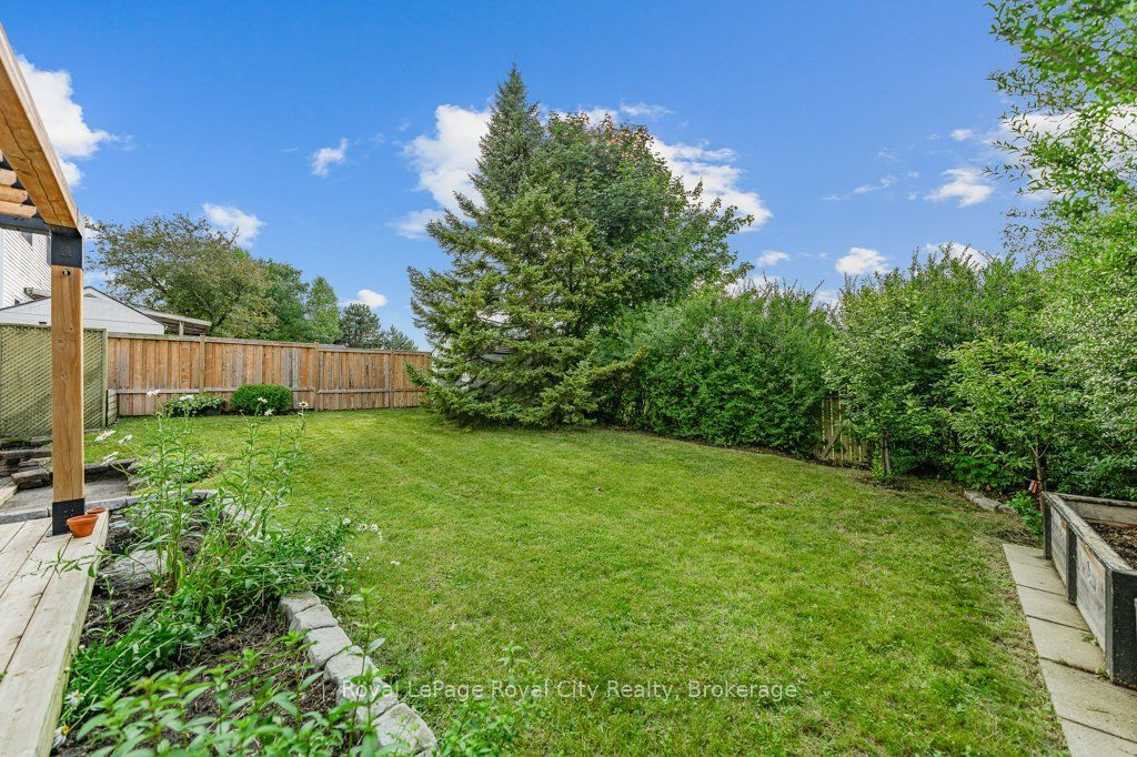18 Springdale Boulevard Property Photo 42