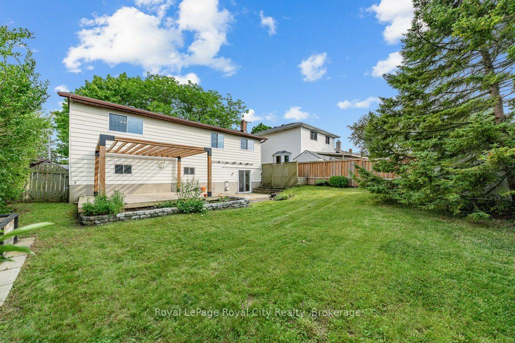 18 Springdale Boulevard Property Photo 43