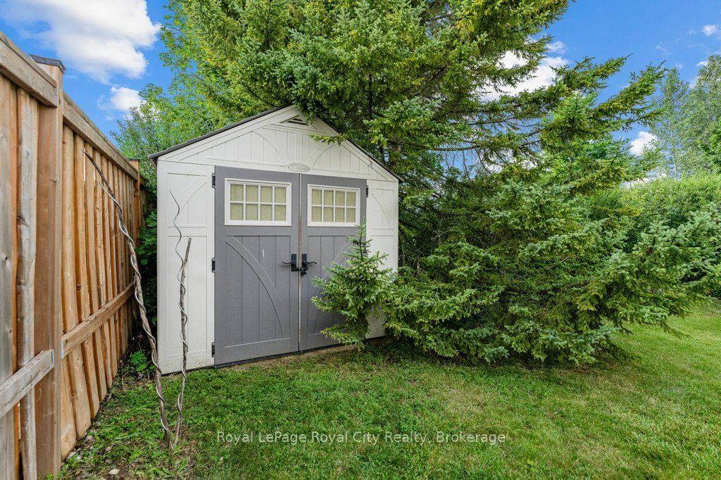 18 Springdale Boulevard Property Photo 44