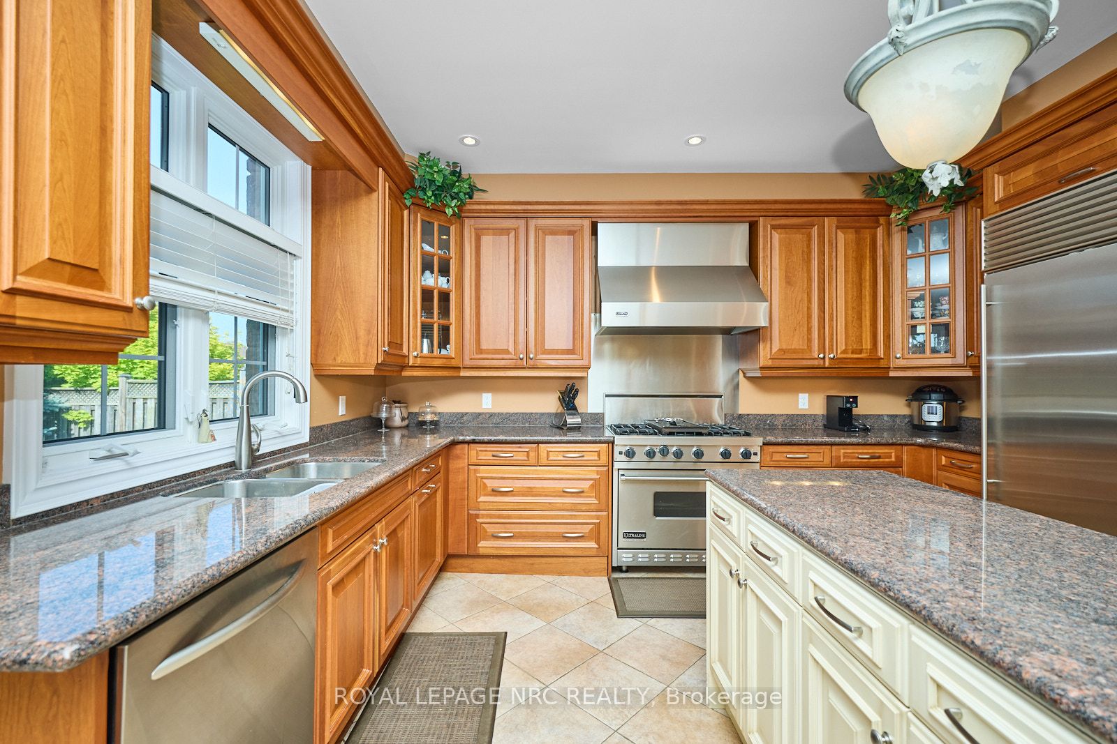 7995 Cathedral Drive Property Photo 14