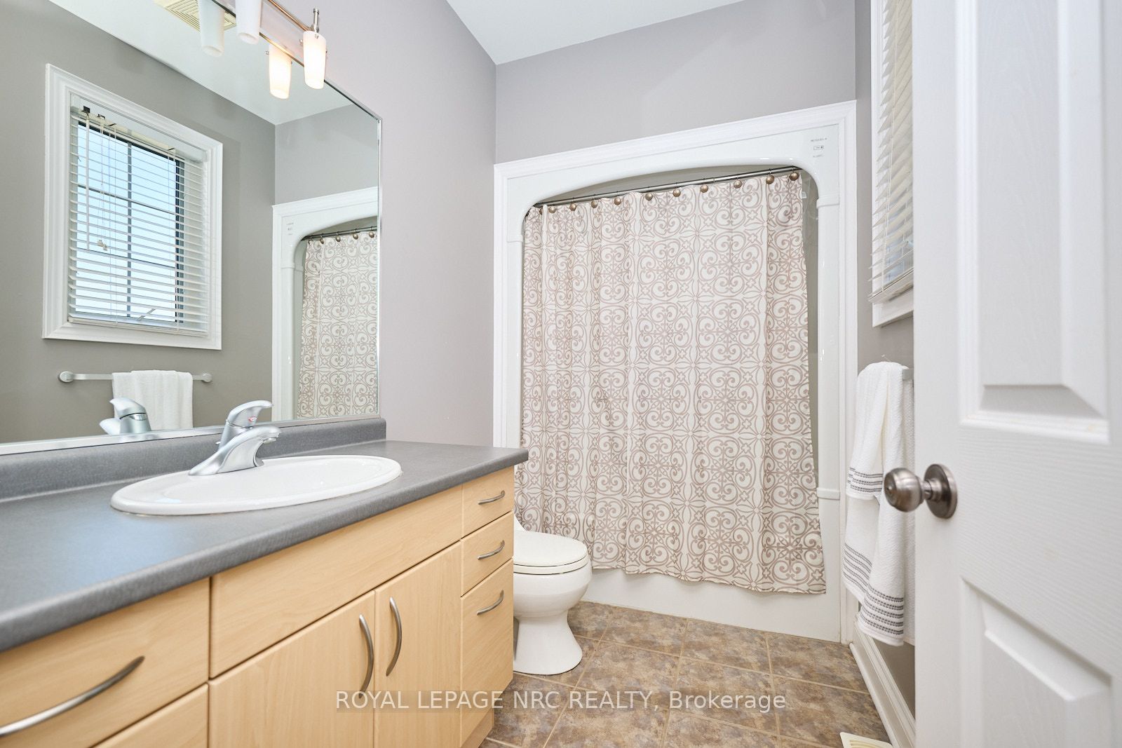 7995 Cathedral Drive Property Photo 23