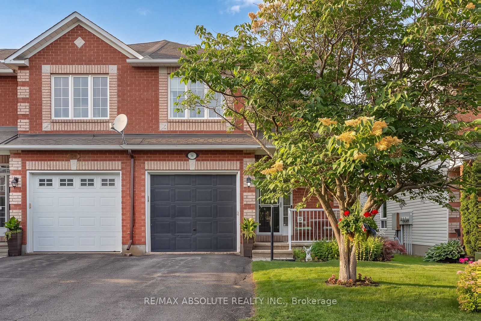 36 Chantilly Gate Property Photo 1