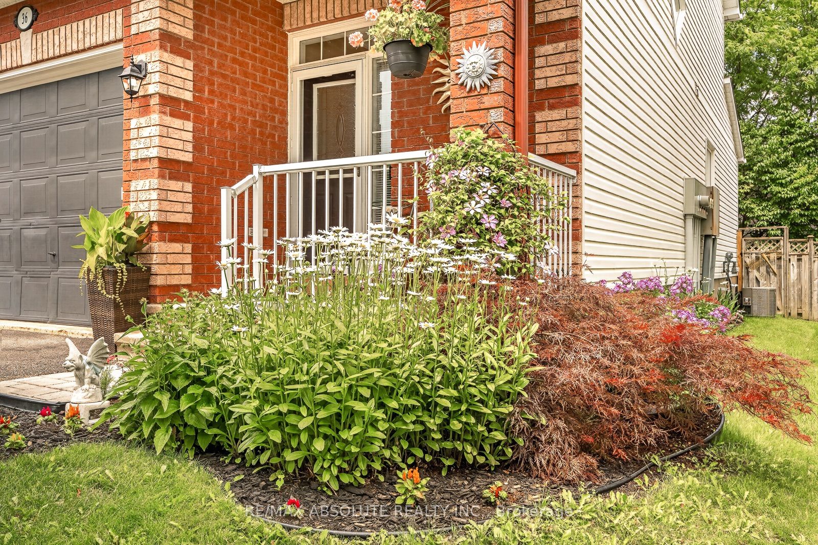 36 Chantilly Gate Property Photo 4