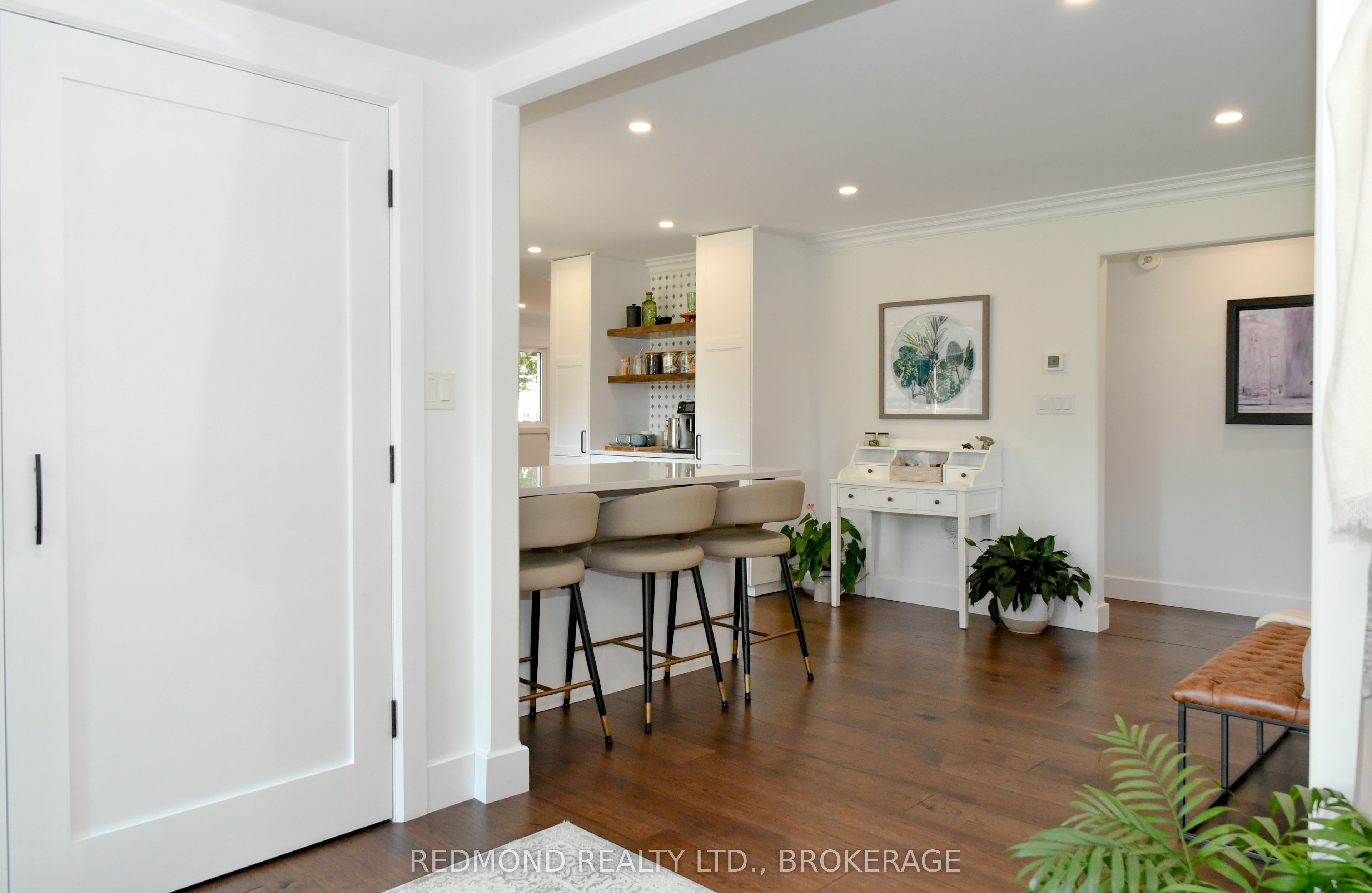 250 Wellington Street Property Photo 4