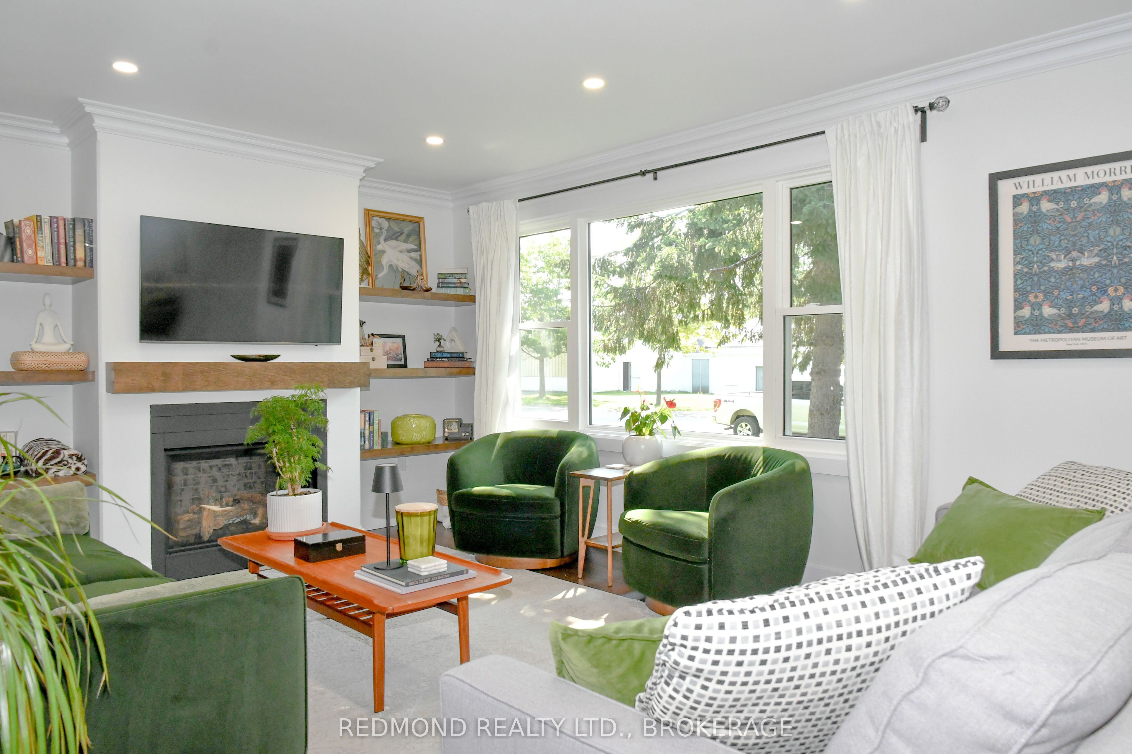 250 Wellington Street Property Photo 6