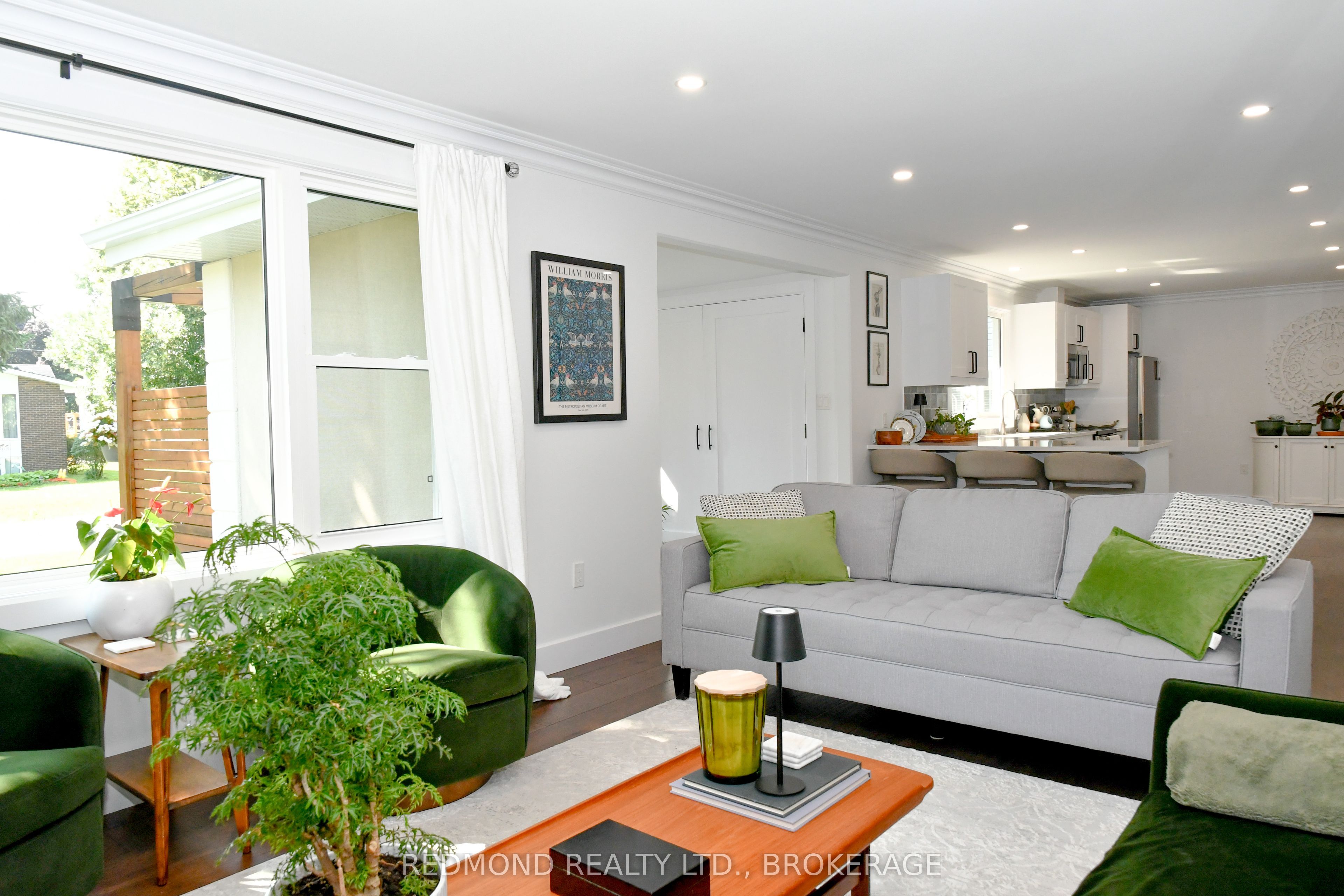 250 Wellington Street Property Photo 7