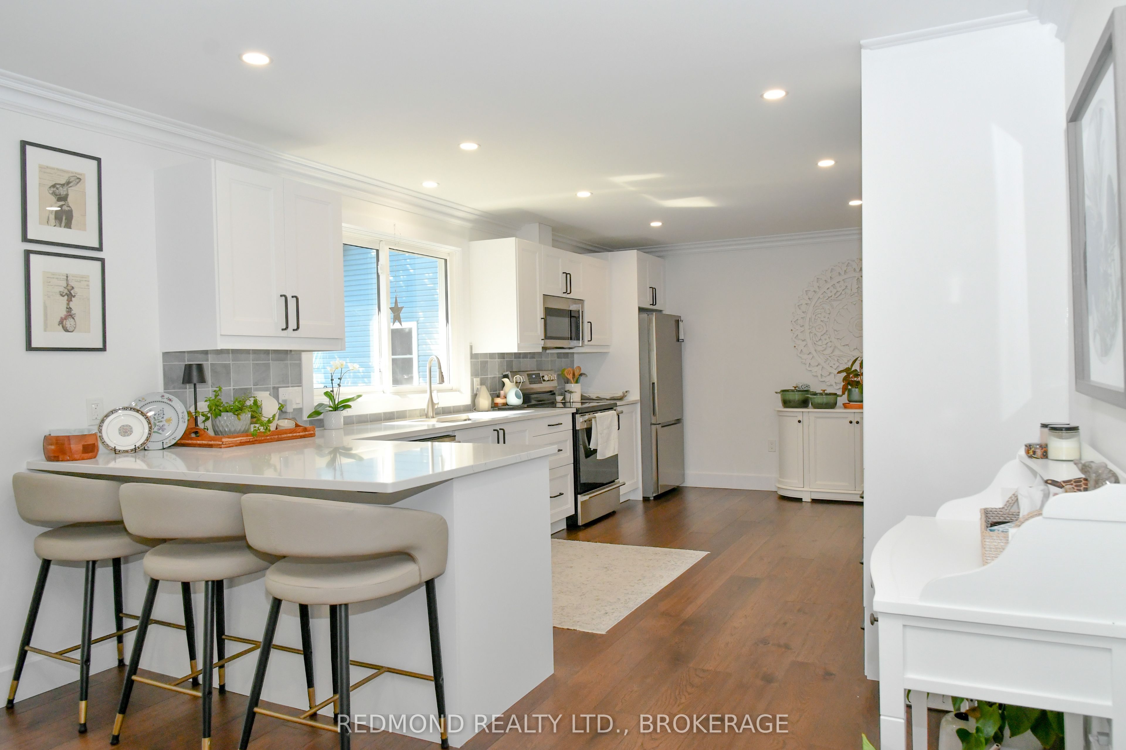 250 Wellington Street Property Photo 8